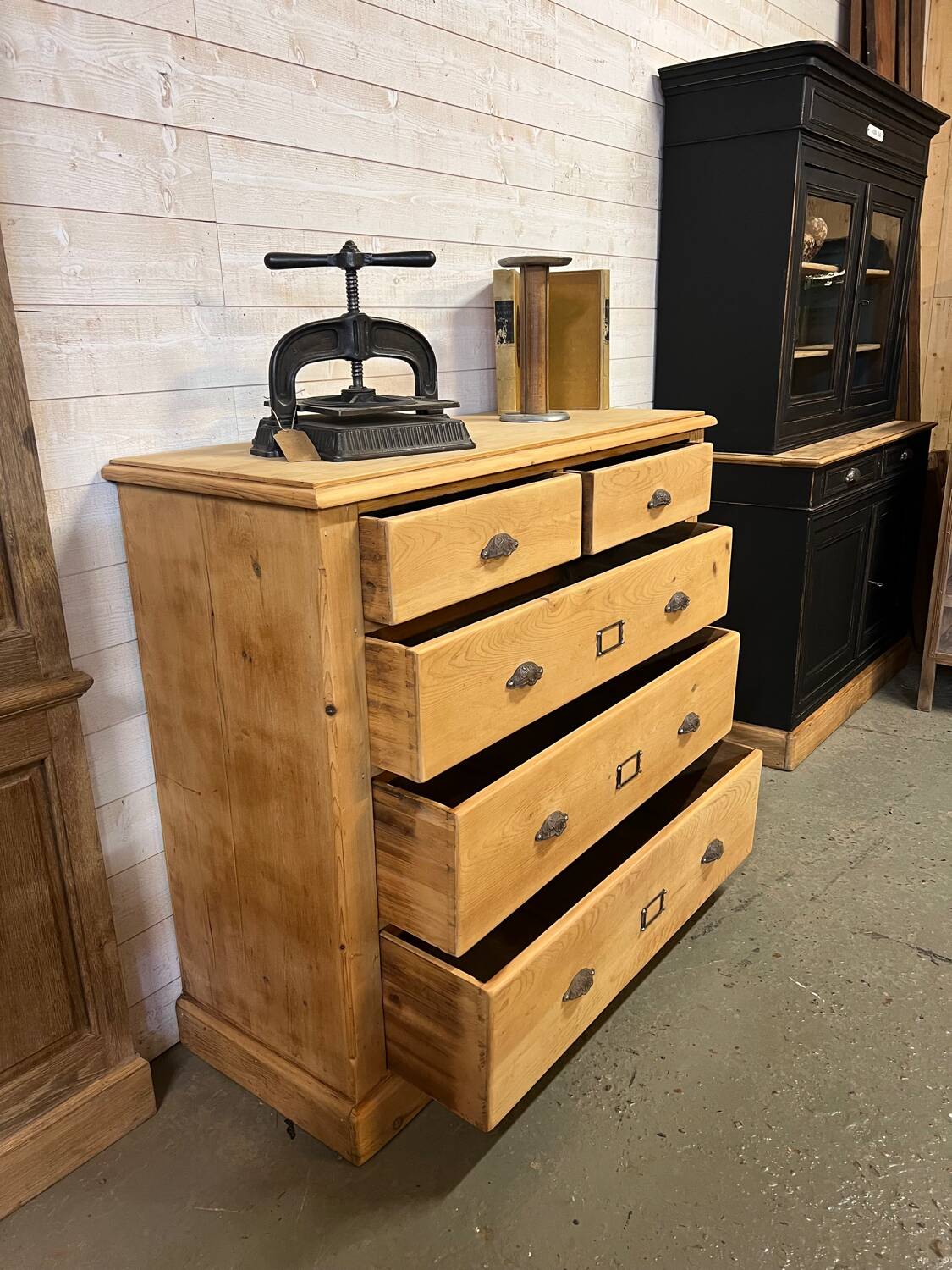 Meuble de métier à tiroir