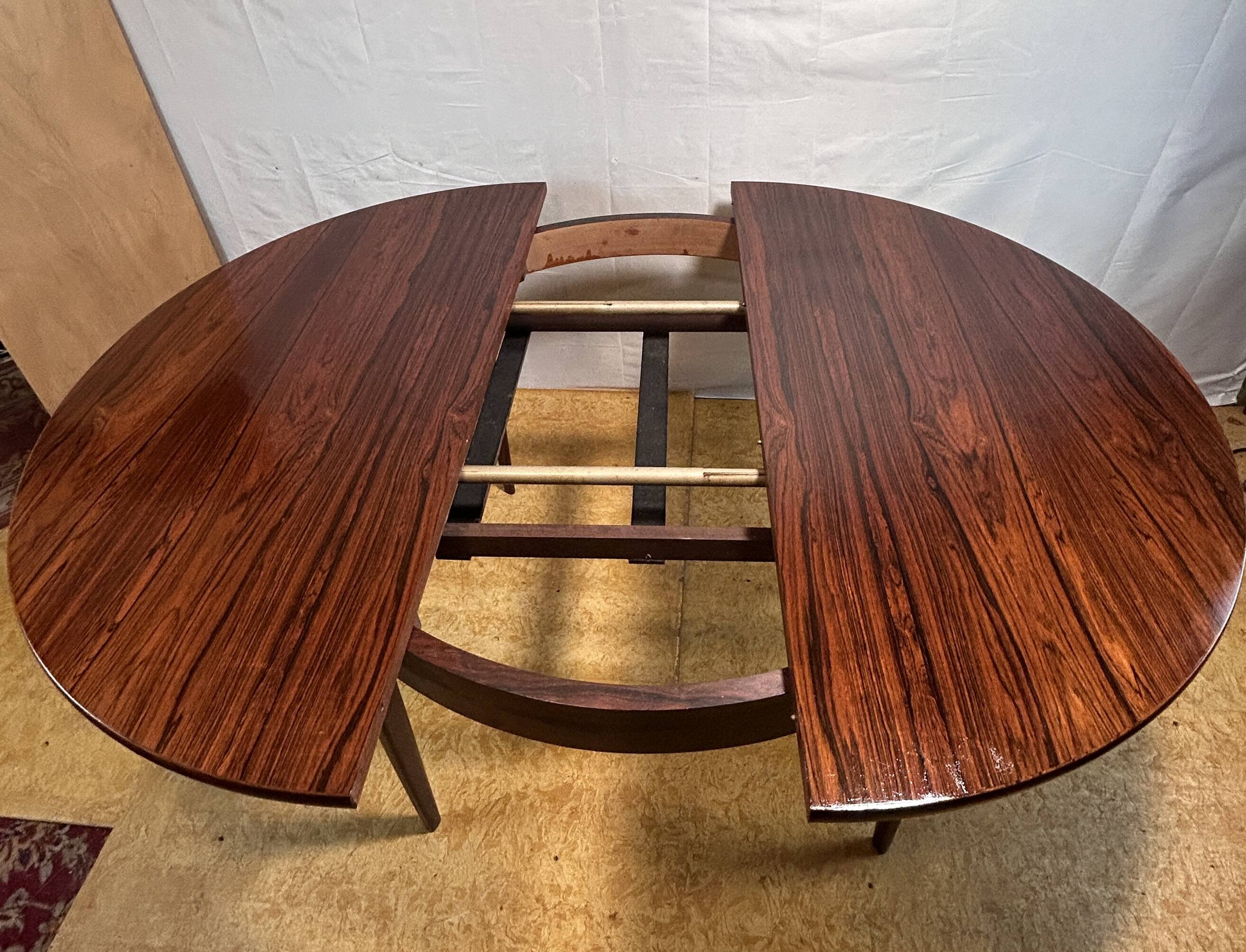 Mid-Century Danish Rosewood Extending Dining Table by Niels Otto Møller for