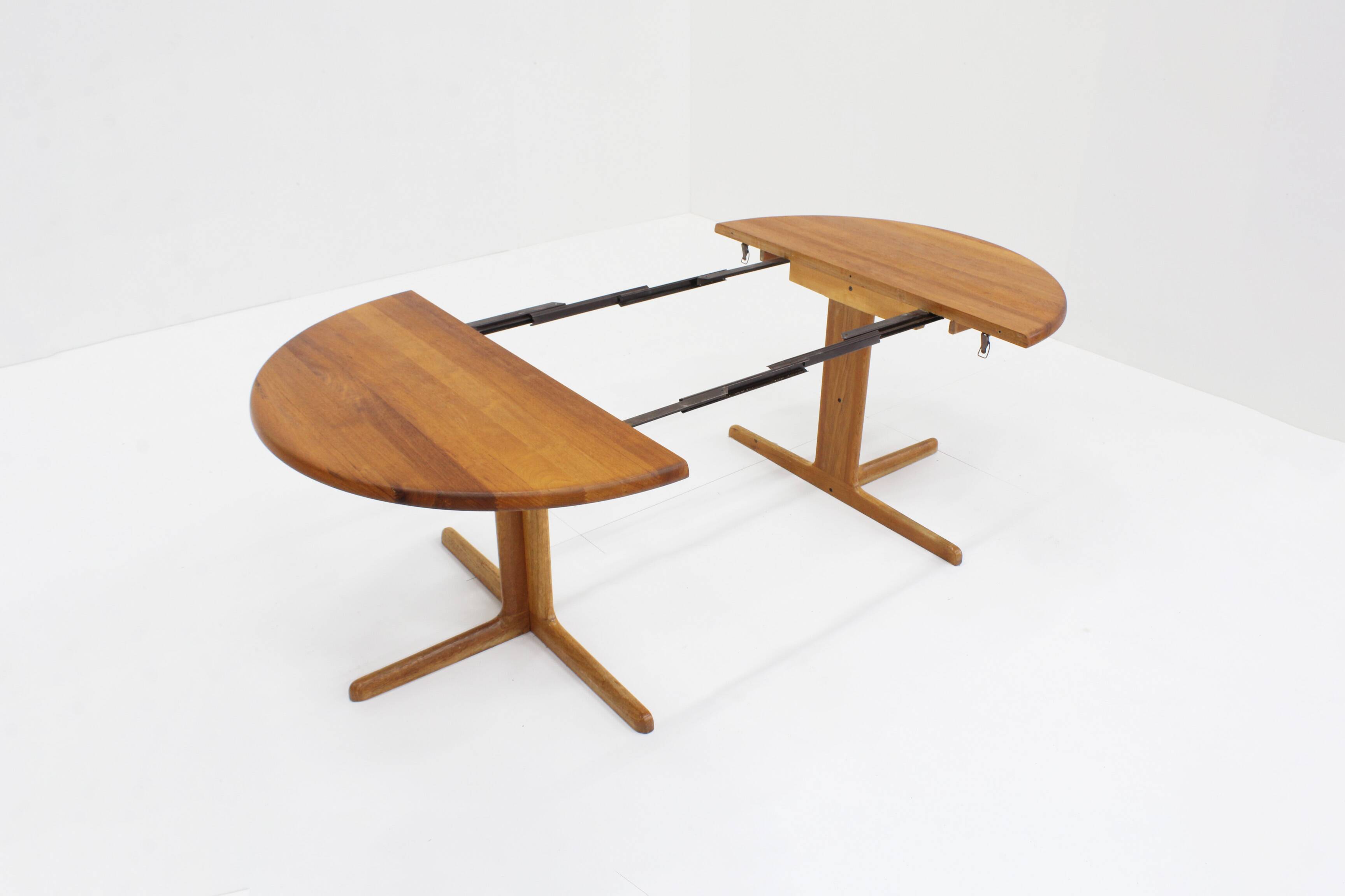 Table à manger ronde extensible vintage danoise en teck