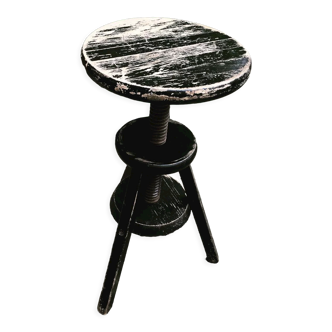 Architect's stool with screw