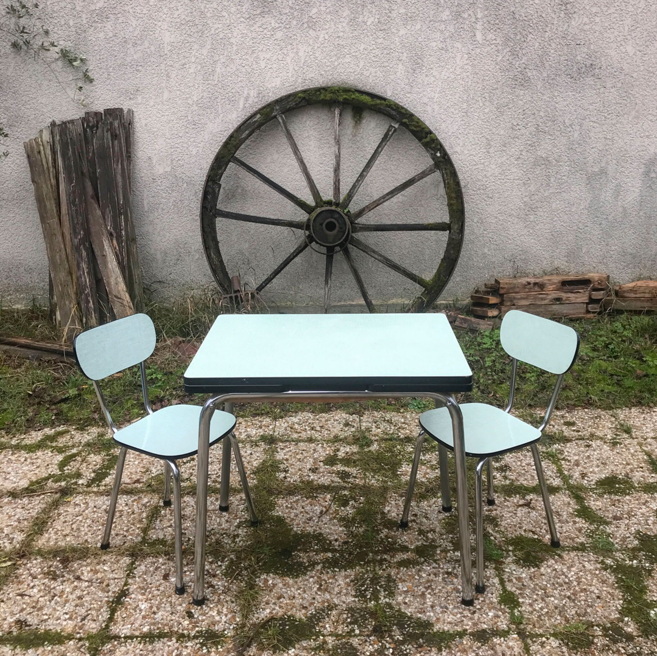 Table and chairs in water green formica