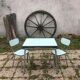 Table et chaises en formica vert d'eau