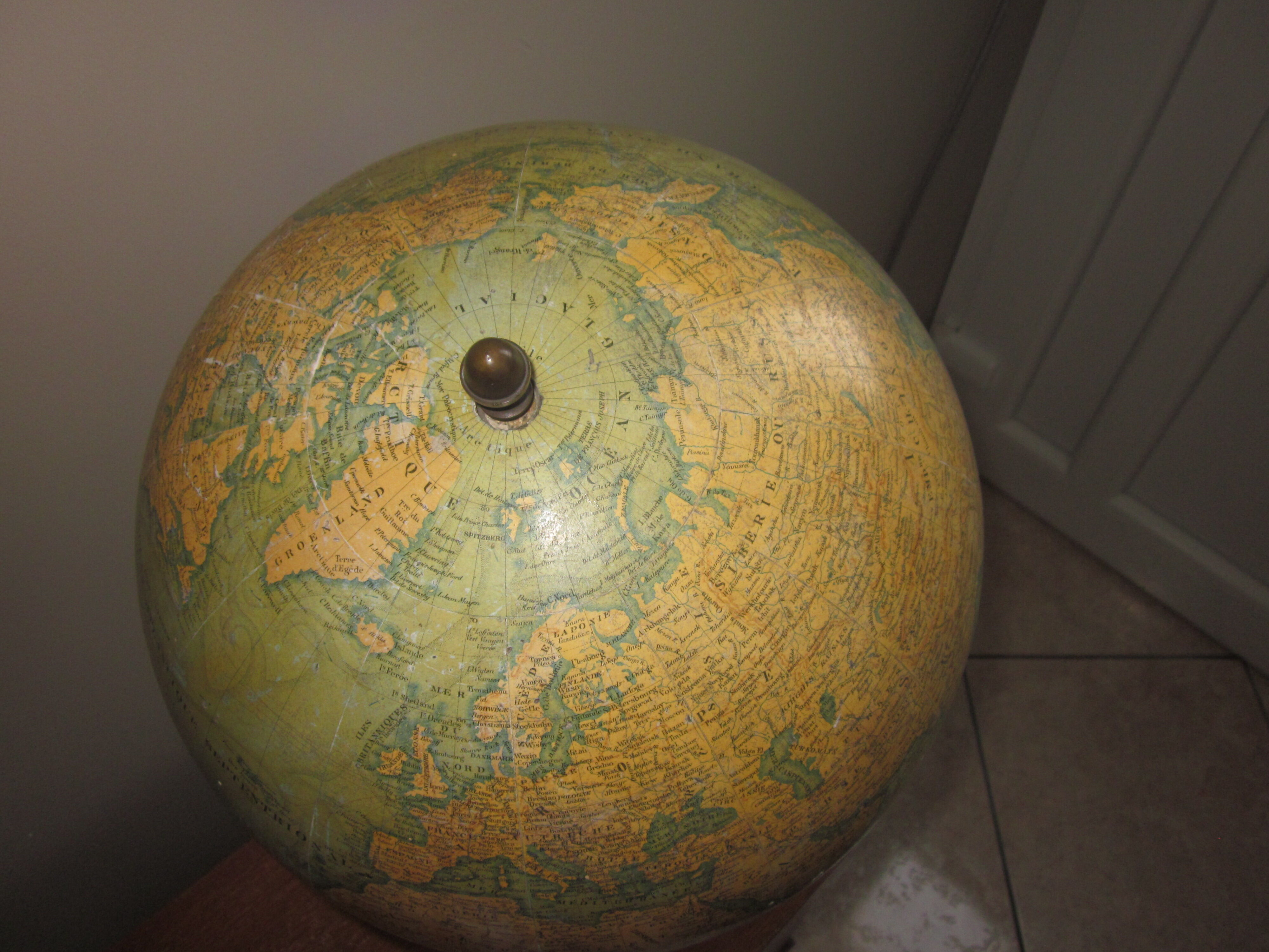 Former globe terrestrial J.lebegue and co.