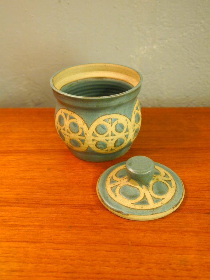 Pot ceramic 1960 signed