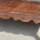 Mini banc à dossier sculpté à motif d'oiseaux stylisés H58 L61