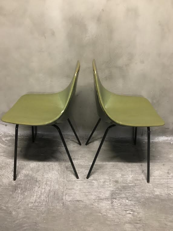 Pierre Guariche "Tonneau" chair, Steiner edition