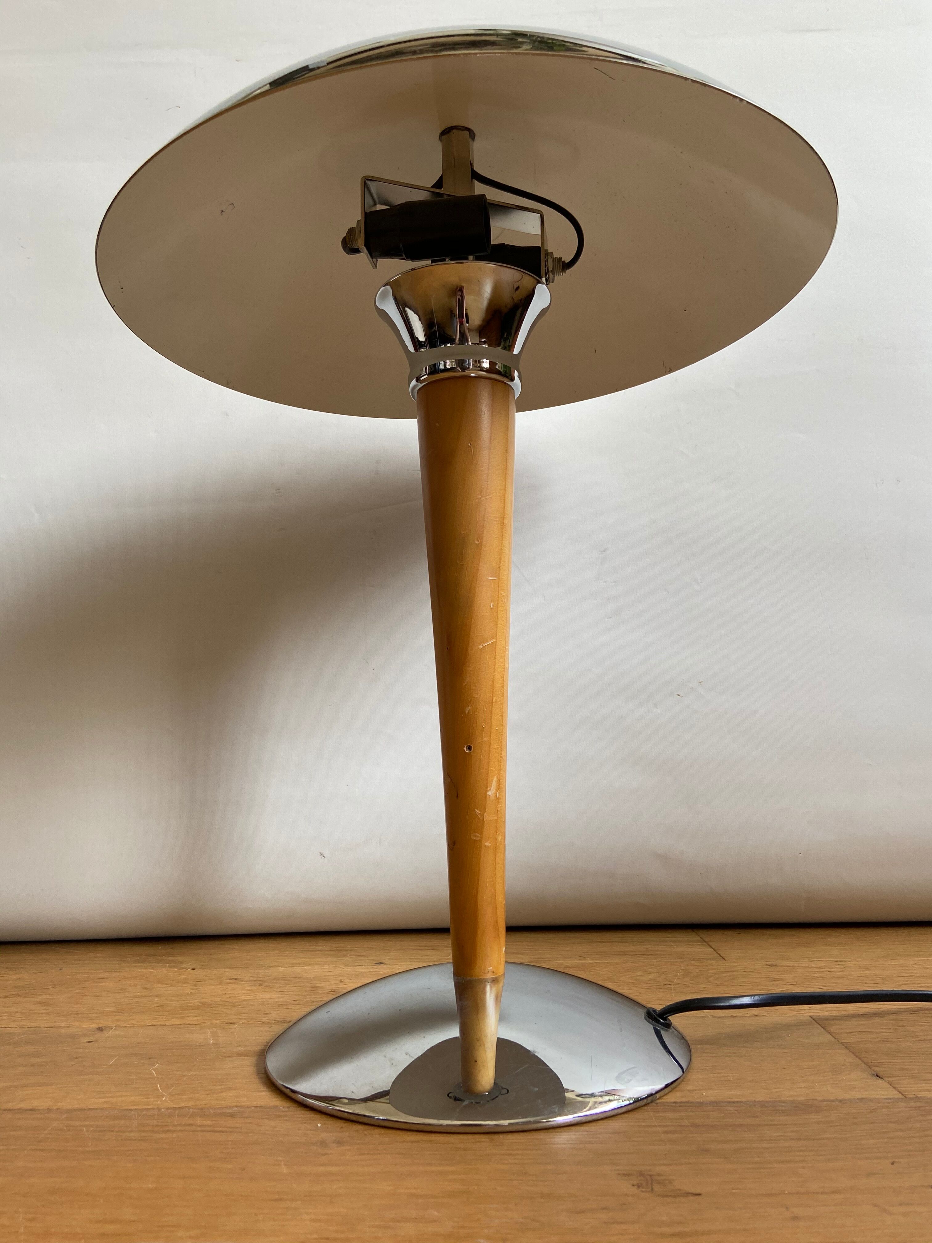 Table lamp