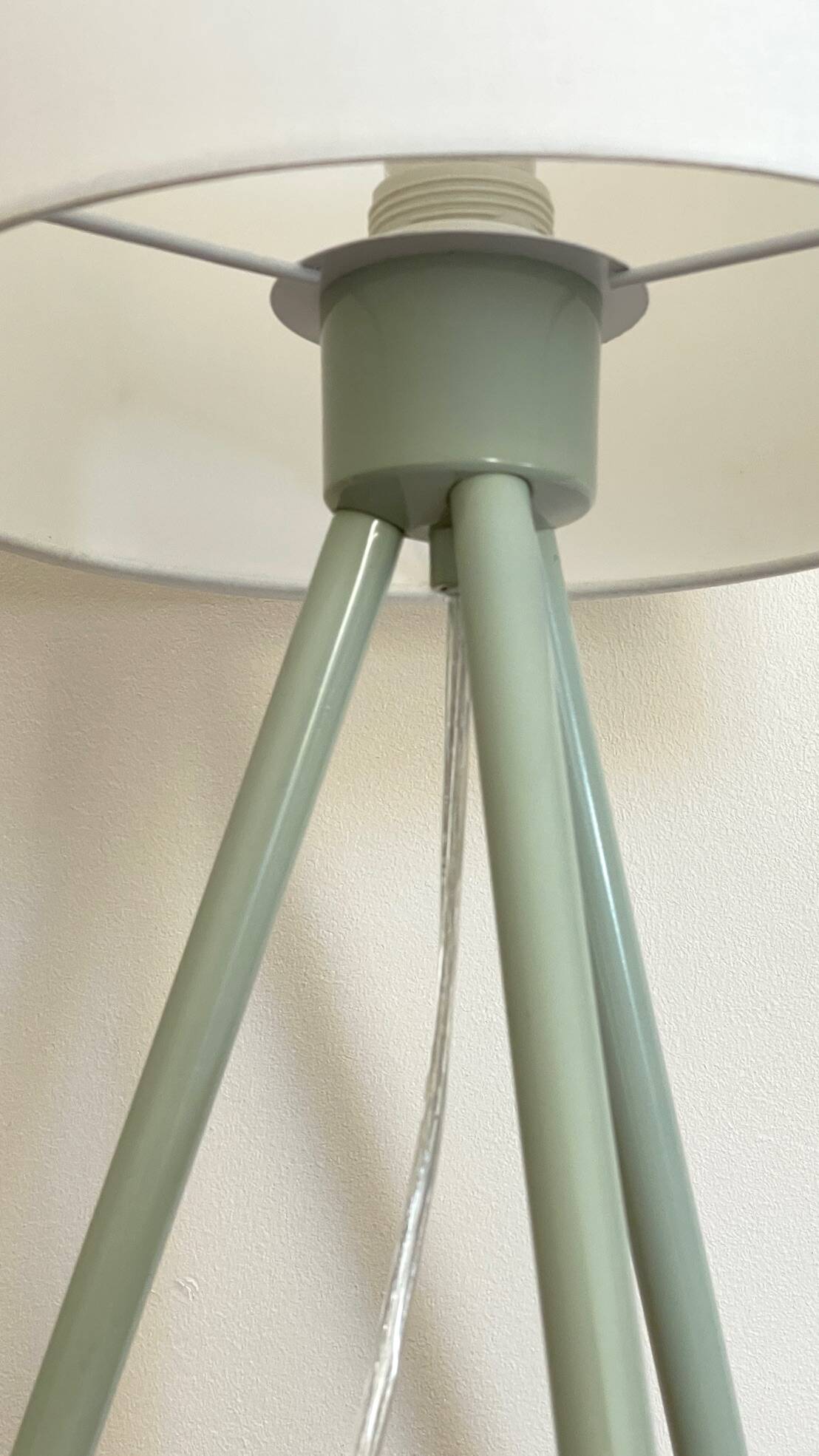 90s Green Metal Tripod Lamp