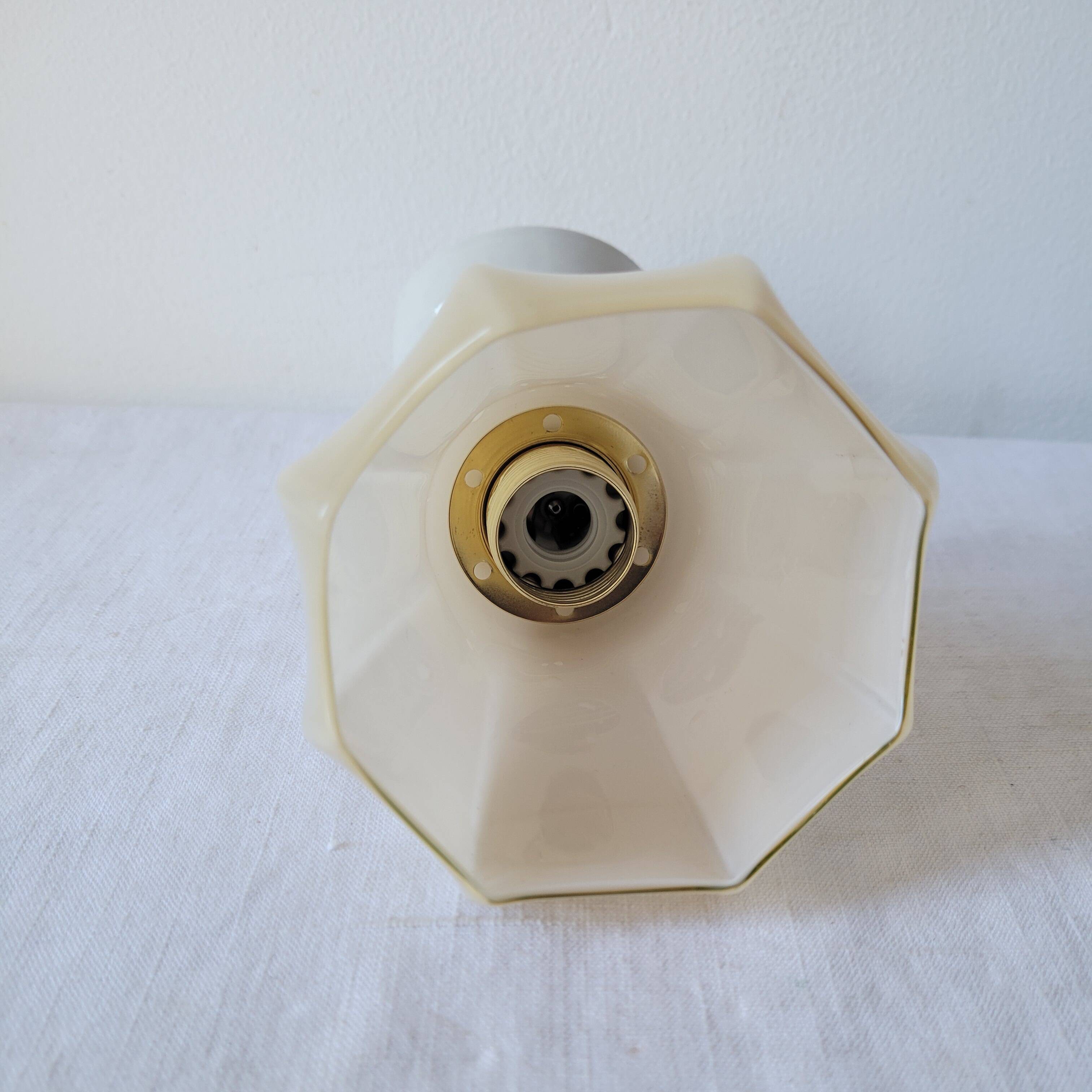 Art Deco wall lamp in porcelain and opaline
