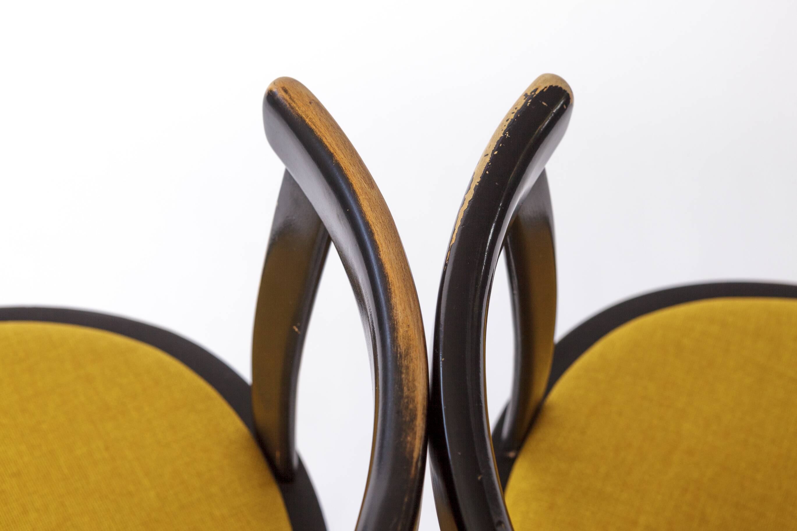 Paire de chaises pivotantes vintage – Design allemand des années 1970 – Hêtre laqué noir