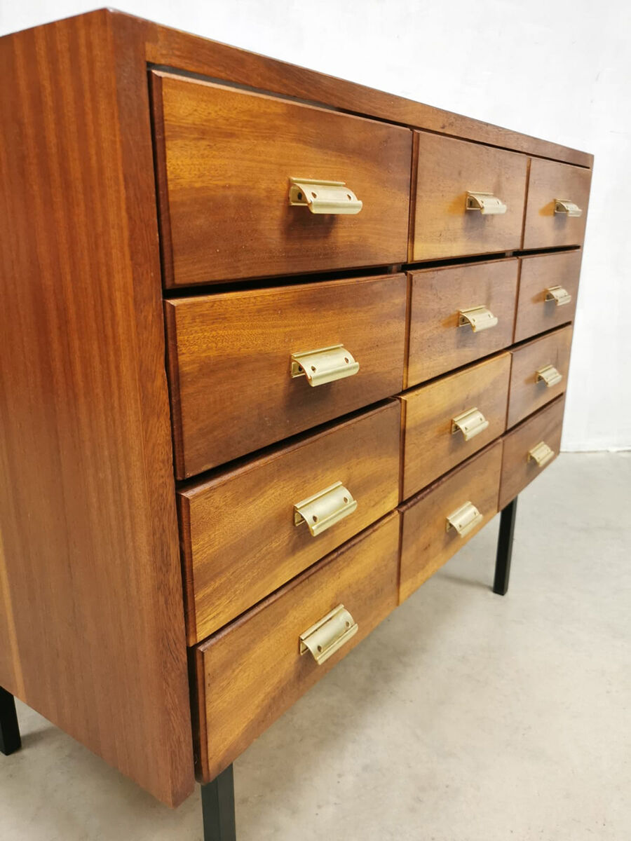 Vintage shop counter ‘Minimalism’