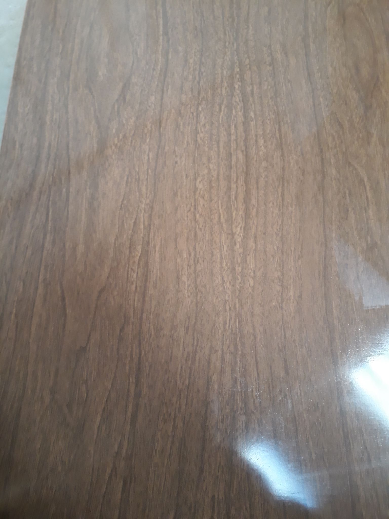 Table extensible scandinave dessus formica pied bois