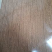 Table extensible scandinave dessus formica pied bois