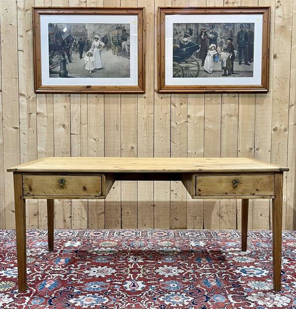 Bureau plat du début XXème en sapin