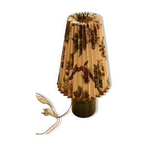 lampe de table à pied en verre rockabilly avec un abat-jour en tissu, vient directement des années 1950