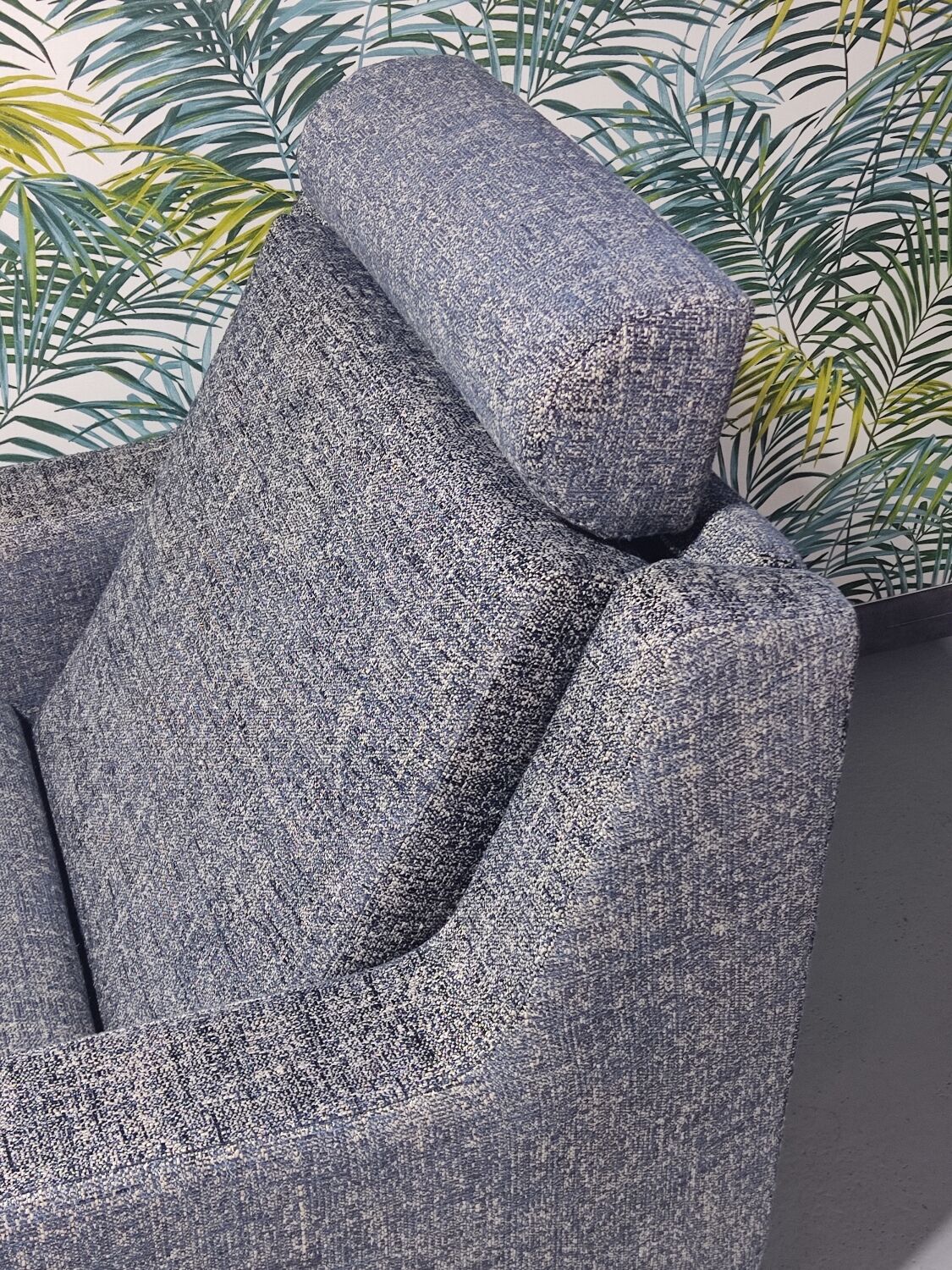 Airborne sofa and armchair