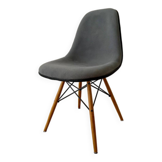 Chaise Eames DSW rembourrée