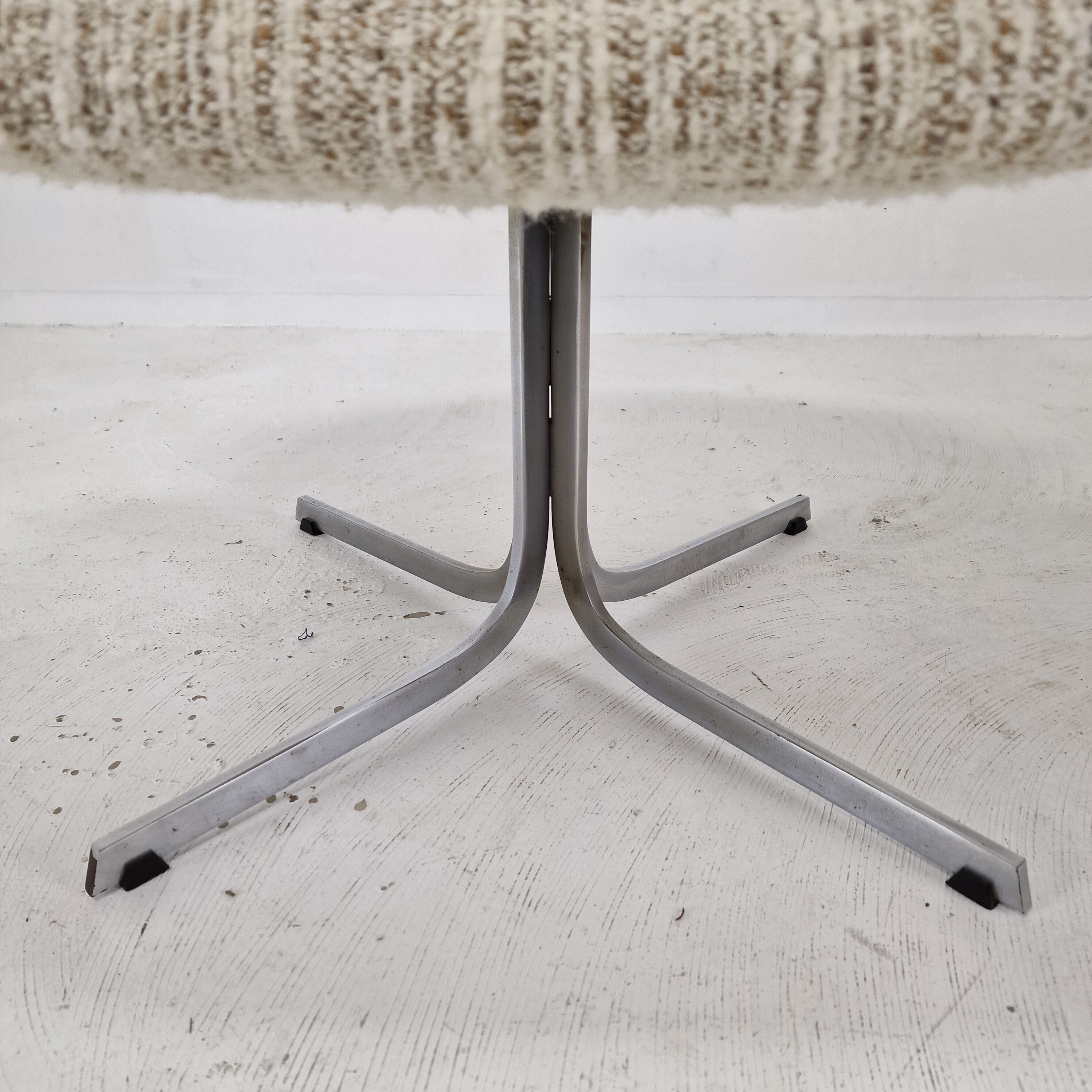 Large set of Tulip chairs by Pierre Paulin for Artifort, 1960s.
