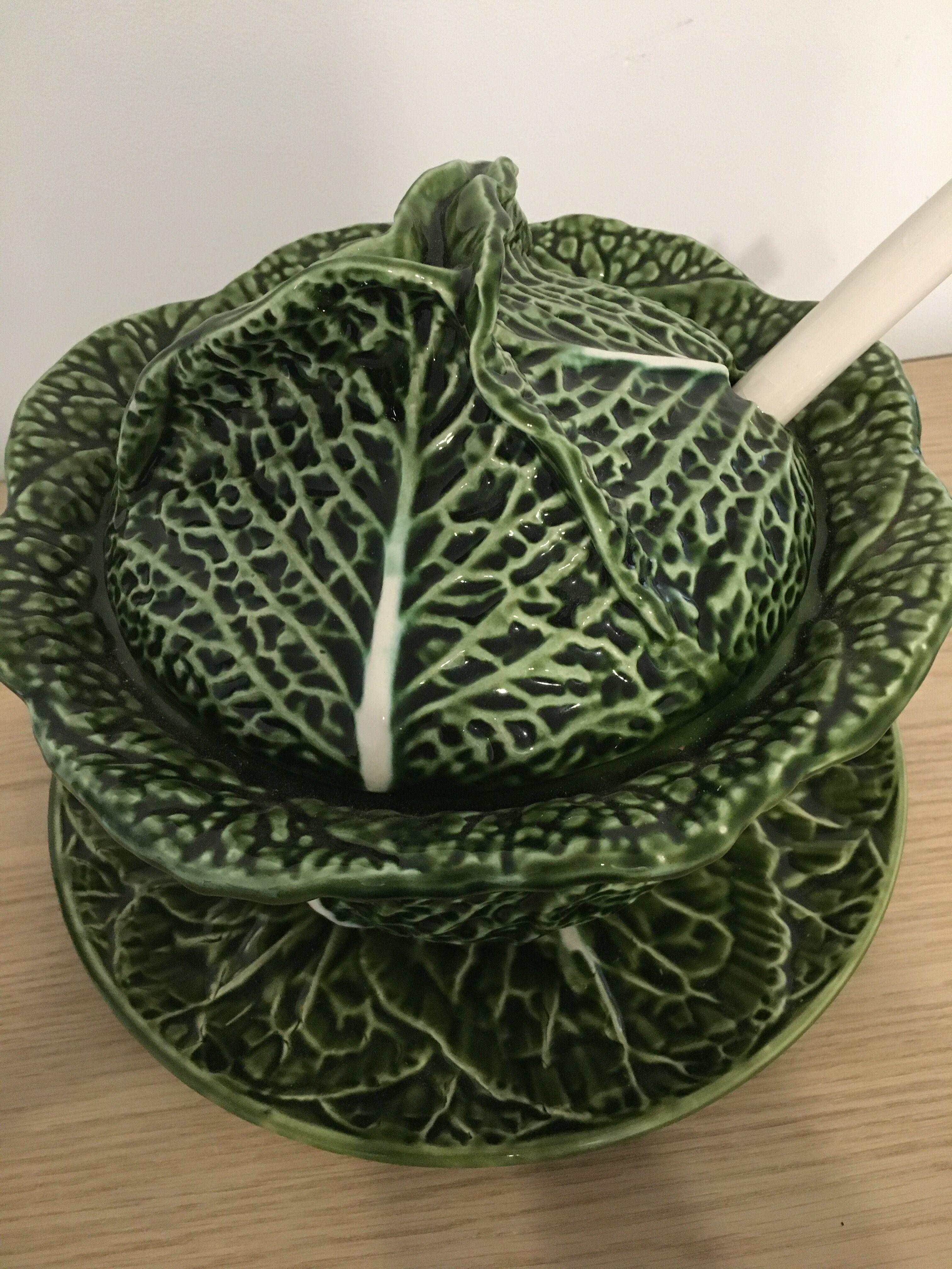 Cabbage-shaped soup bowl
