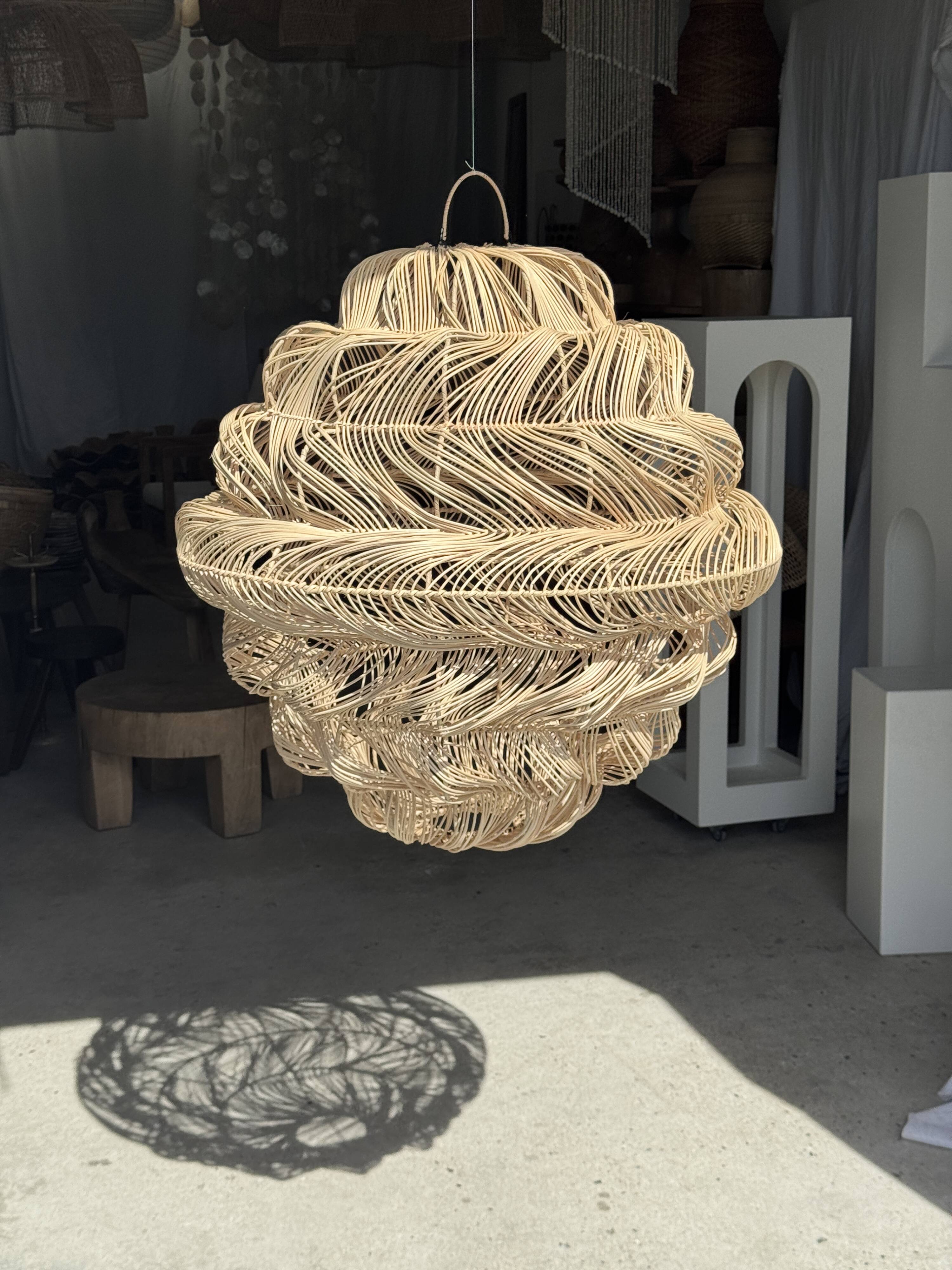 Suspension or rattan lampshade in an elongated spherical shape, layered H80 D