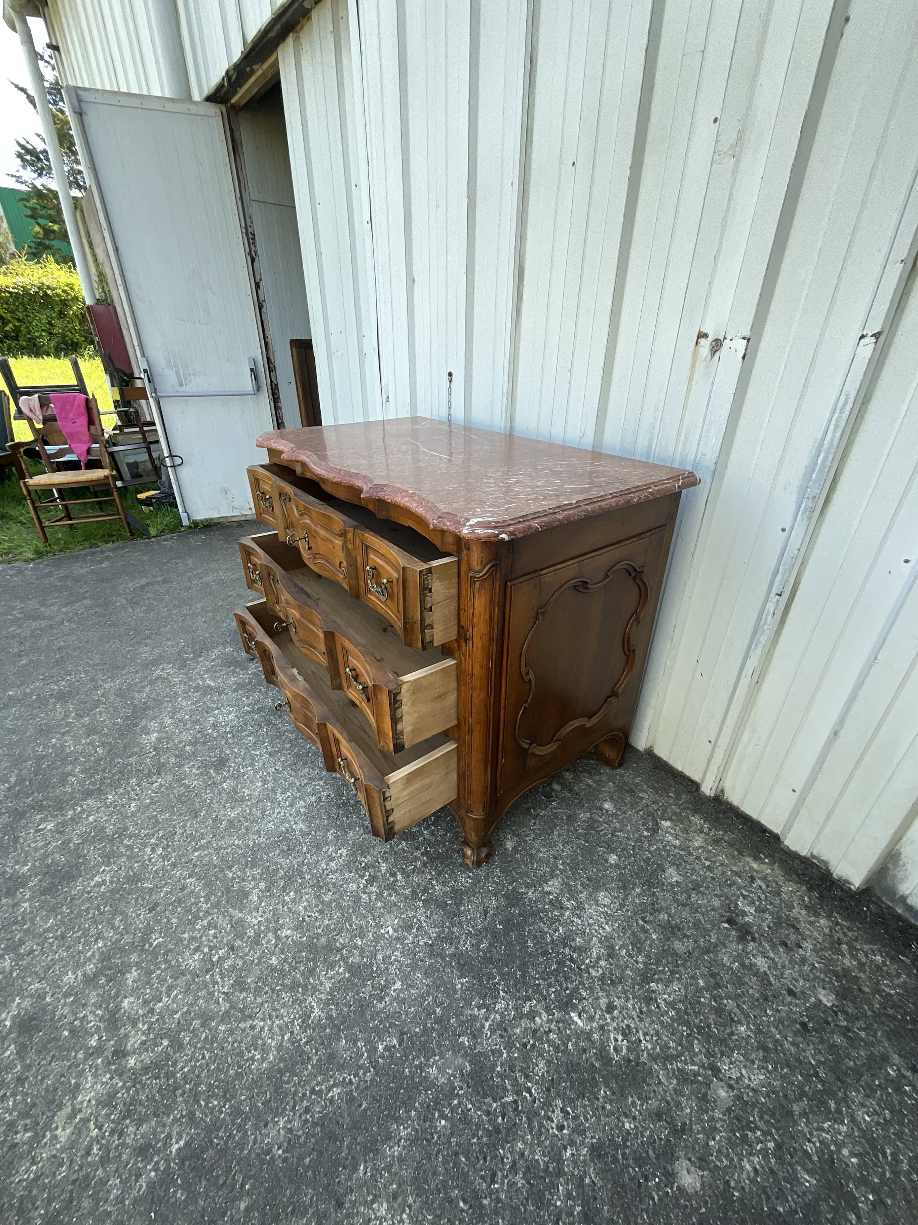 Louis XV Style Walnut Eel Chest of Drawers, Early 19th Century