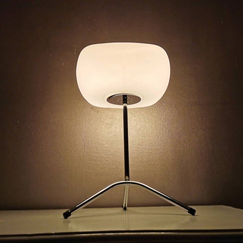 Table lamp tripod vintage Italian design 1990
