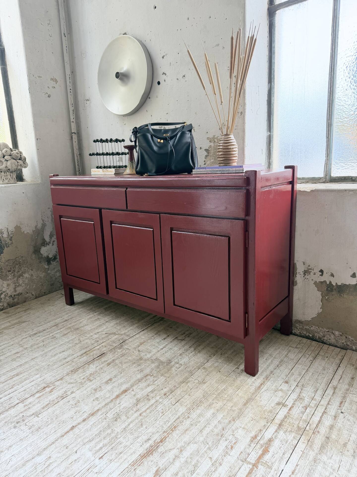 Red lacquered enfilade 1970 160cm