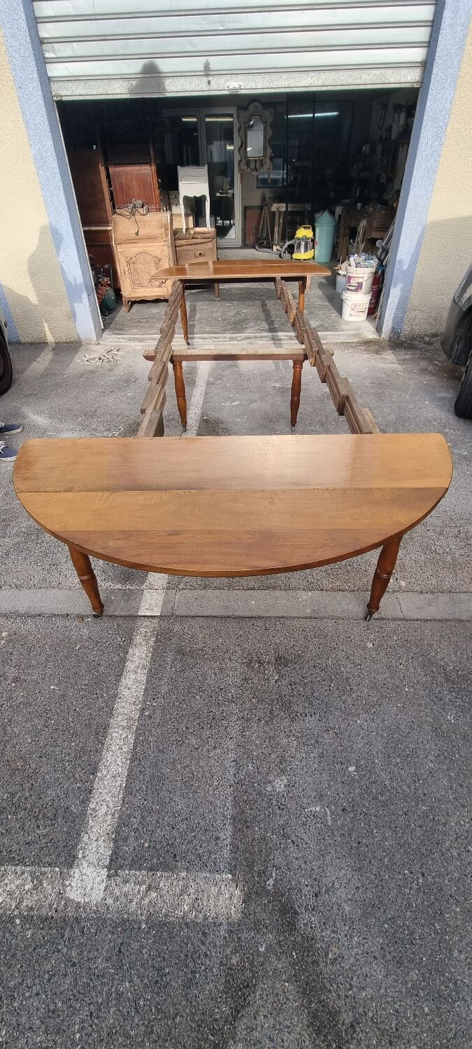 Oval table directorate early 19th