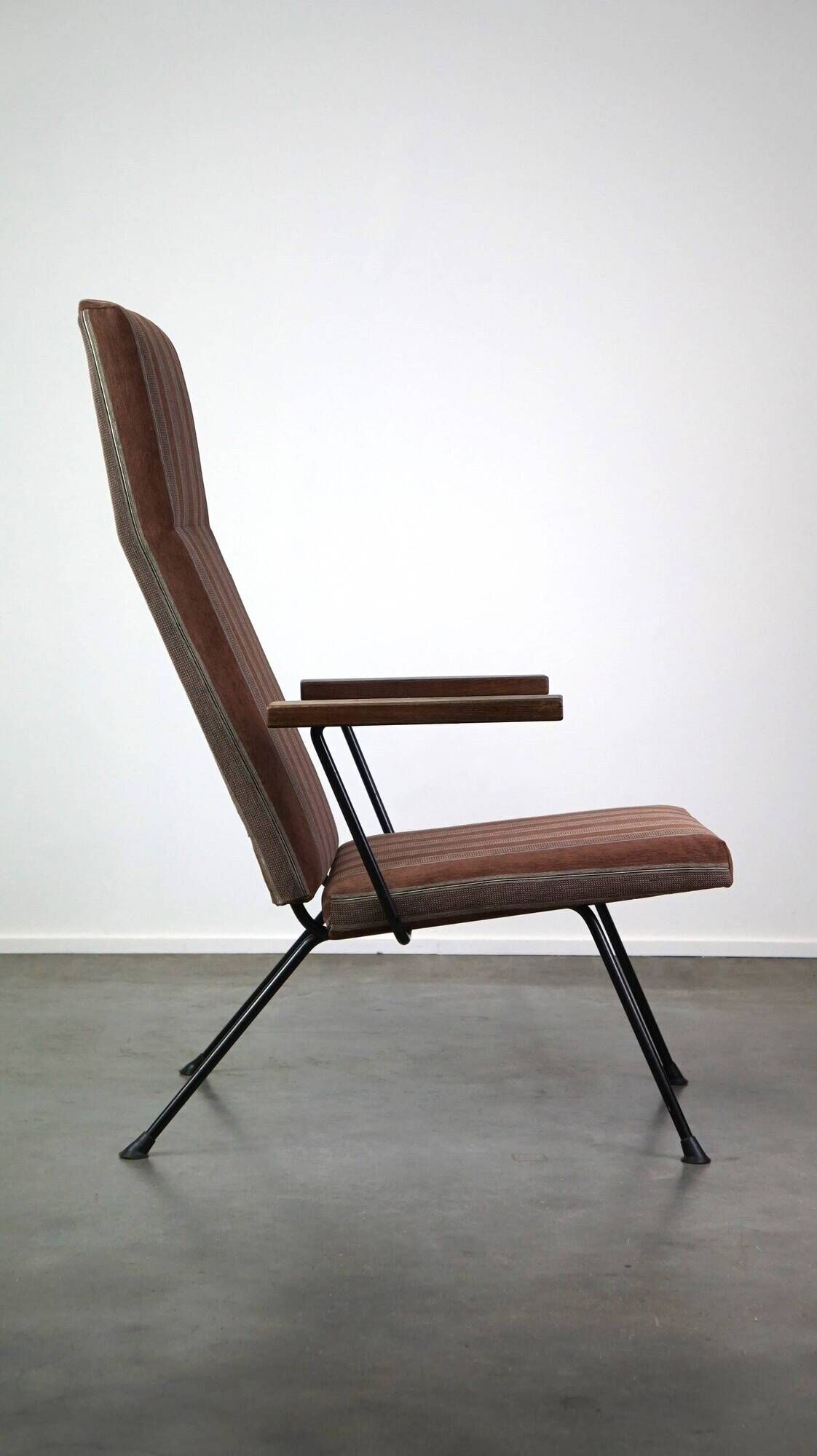 Vintage 50s/60s design armchair with high backrest, model 1410 by Gispen