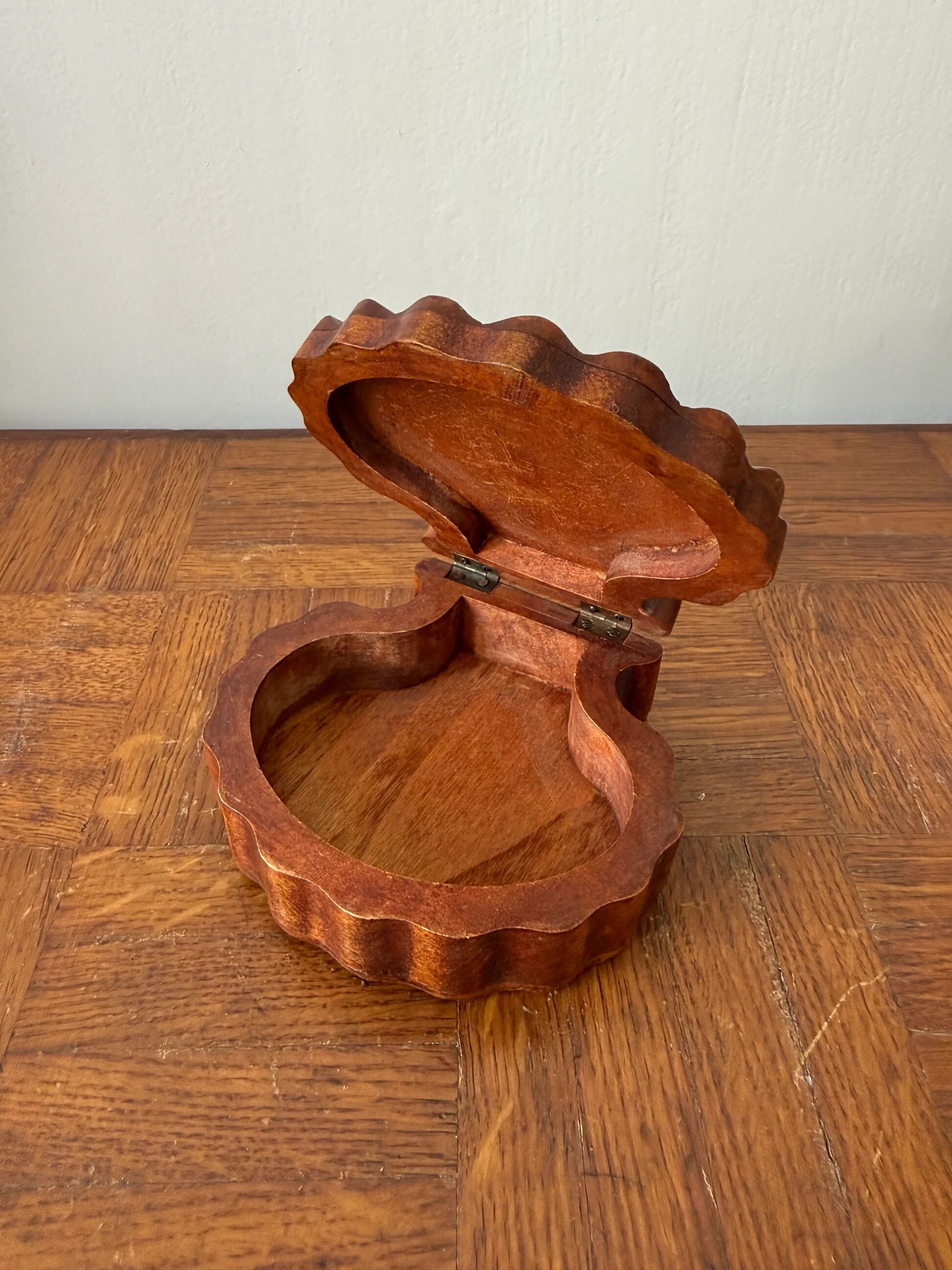 Wooden shell box – natural charm