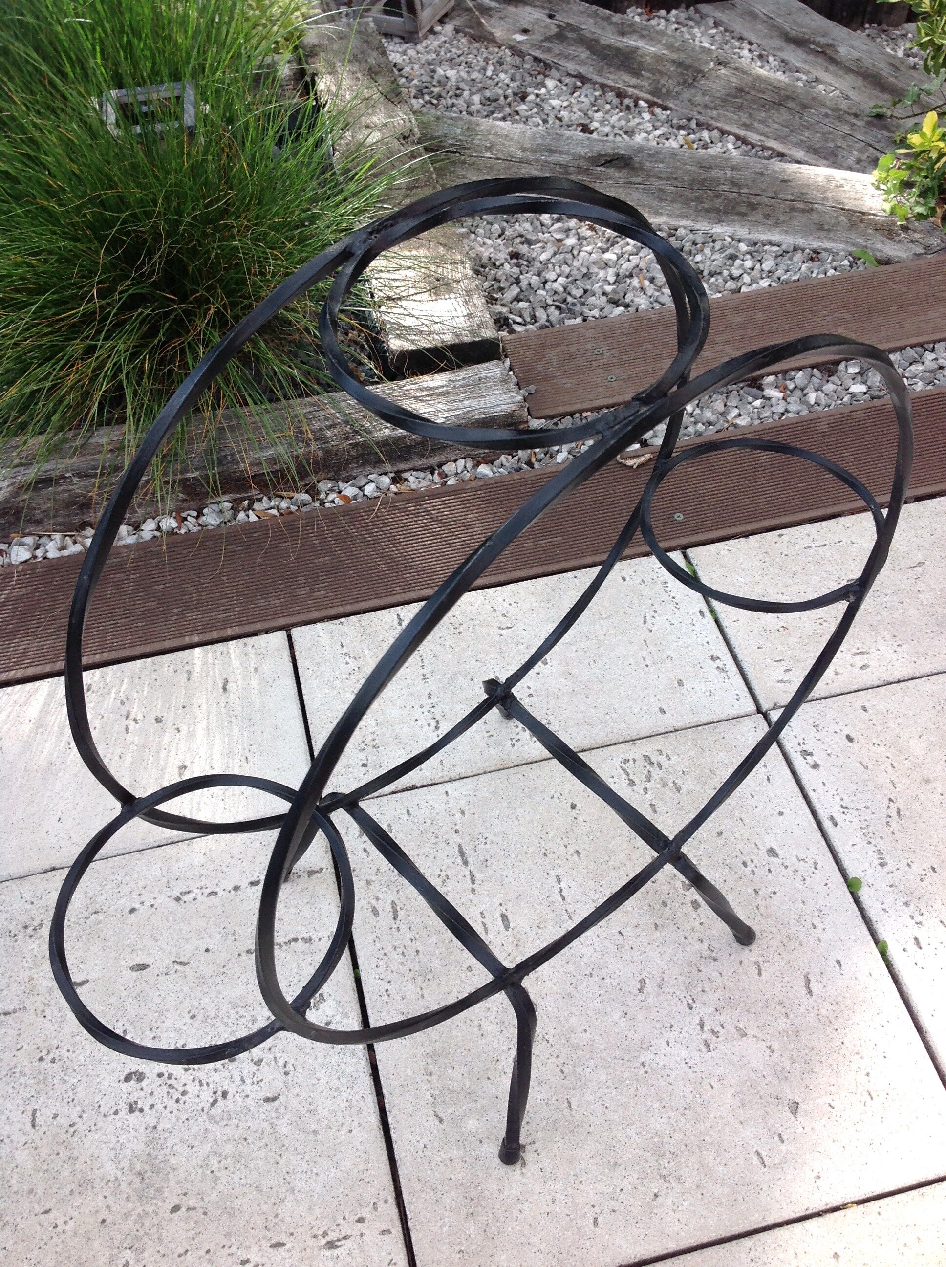 Black wrought iron plant holder 60