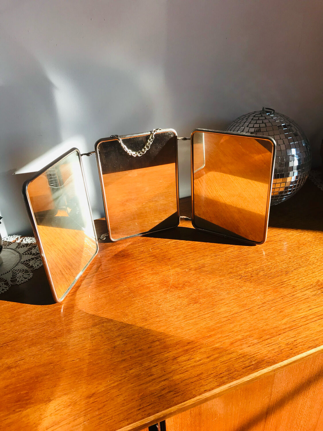 Triptych barber mirror