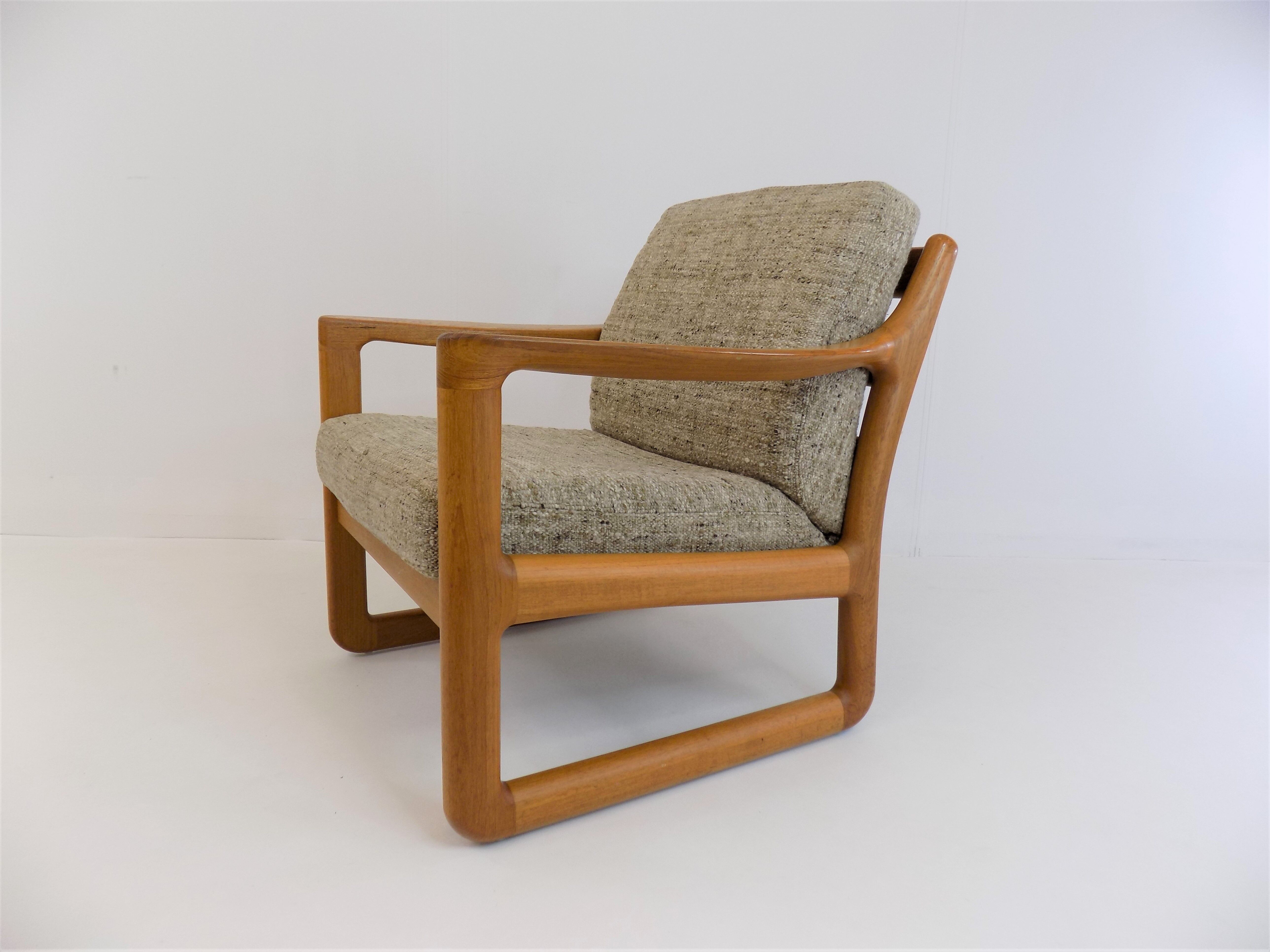 Paire de fauteuils par Johannes Andersen