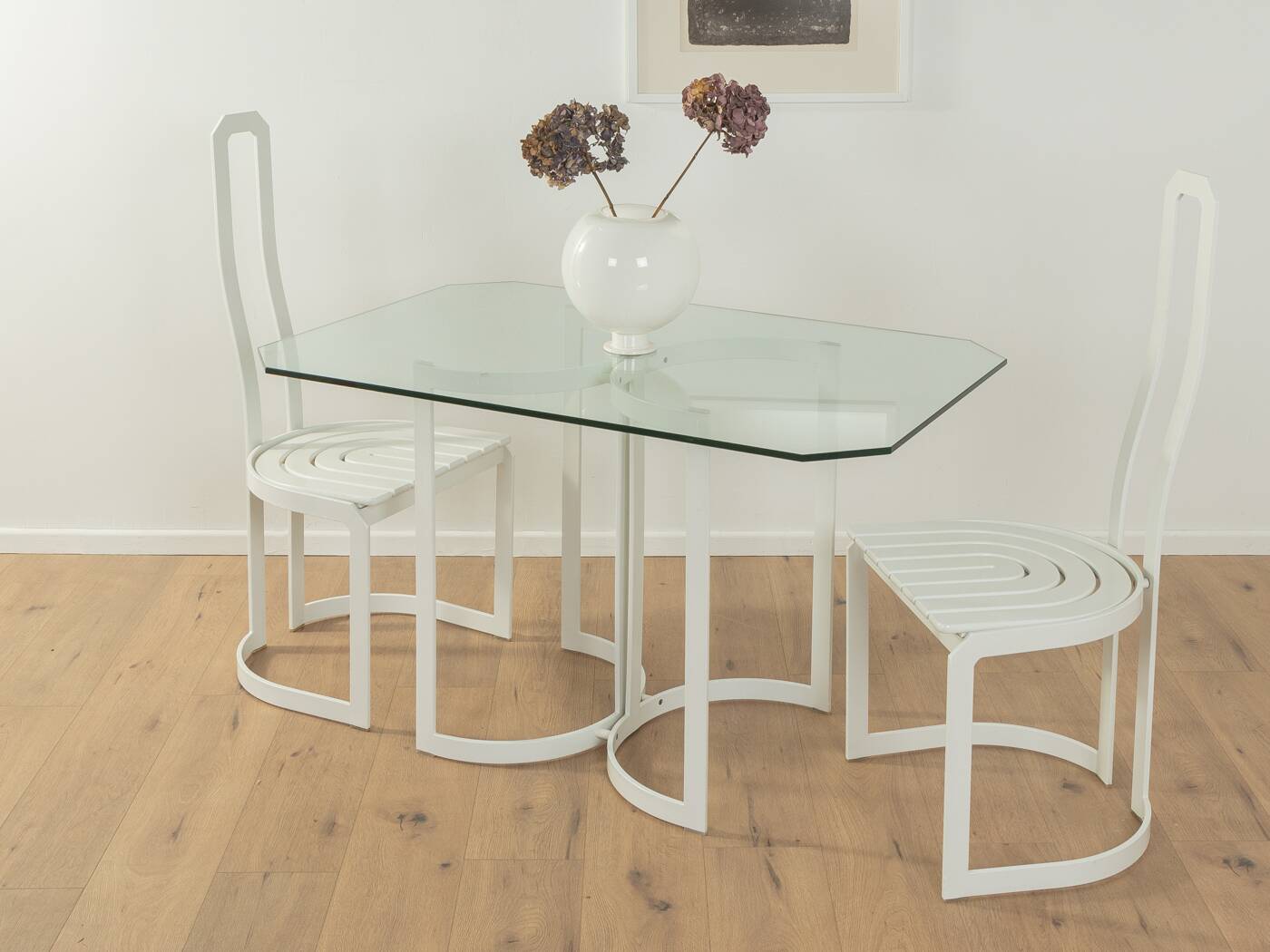 Table à manger postmoderne par Allmilmö