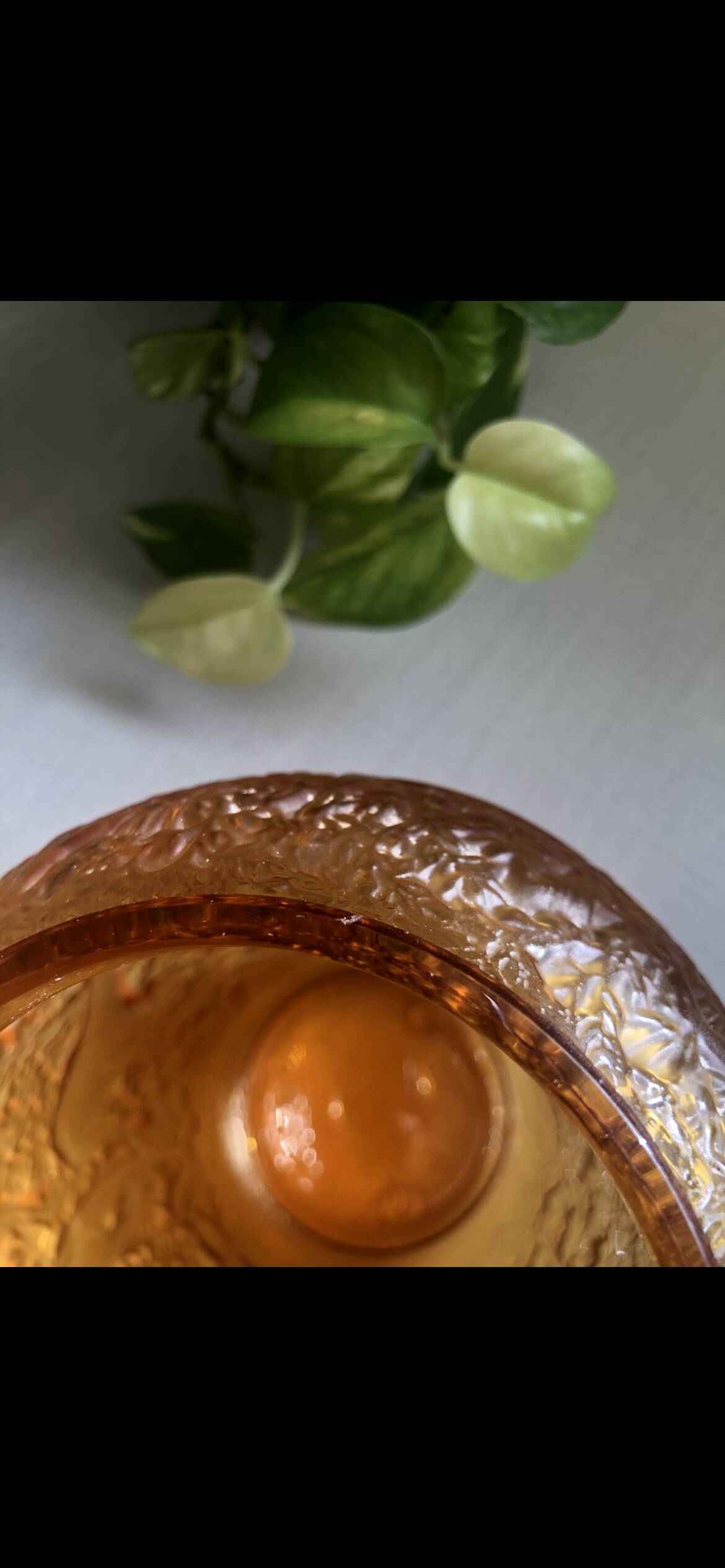 “Biches” crystal vase by Lalique – Amber