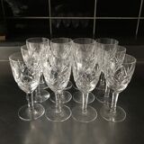 Glasses with carved crystal wine, star and leaf patterns