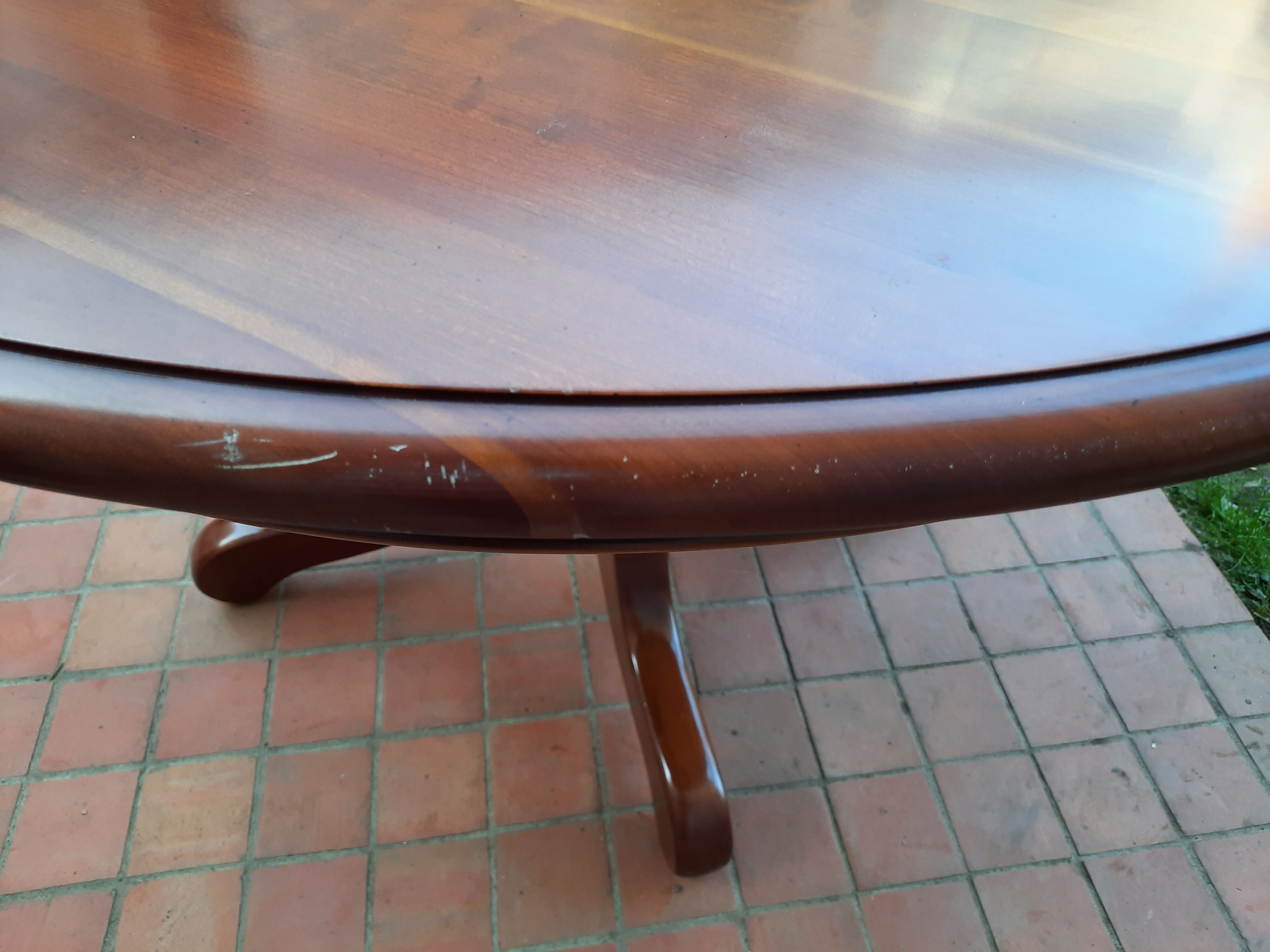 Philippe Louis style round table