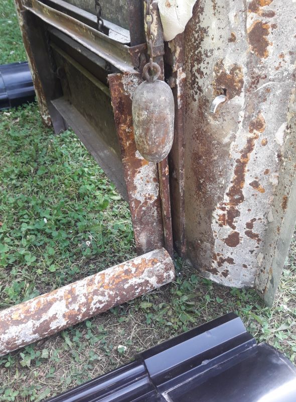 Fireplace XVIII° black marble louis XIV style with narrowed and floor slabs