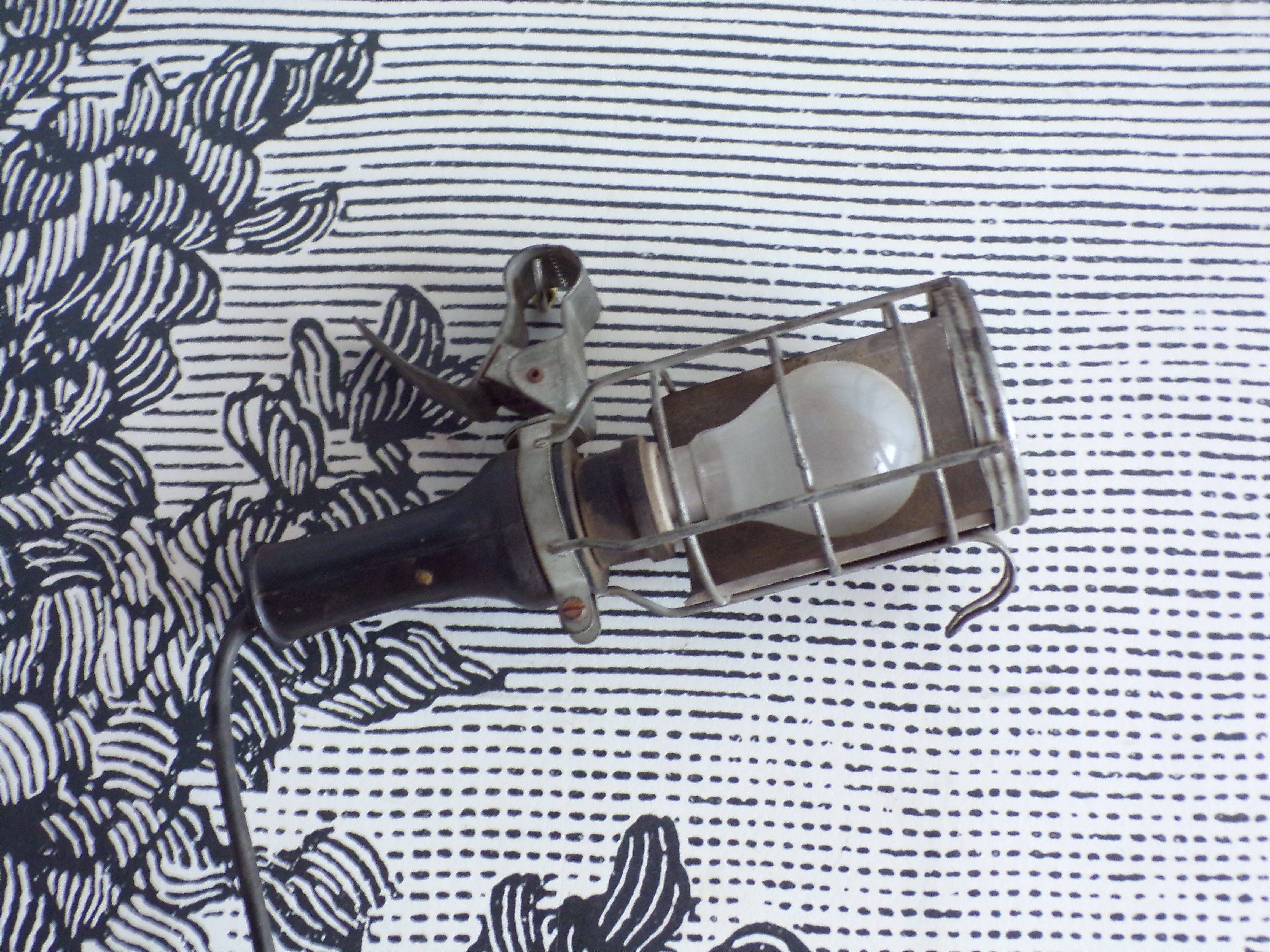 Atrow workshop clip lamp