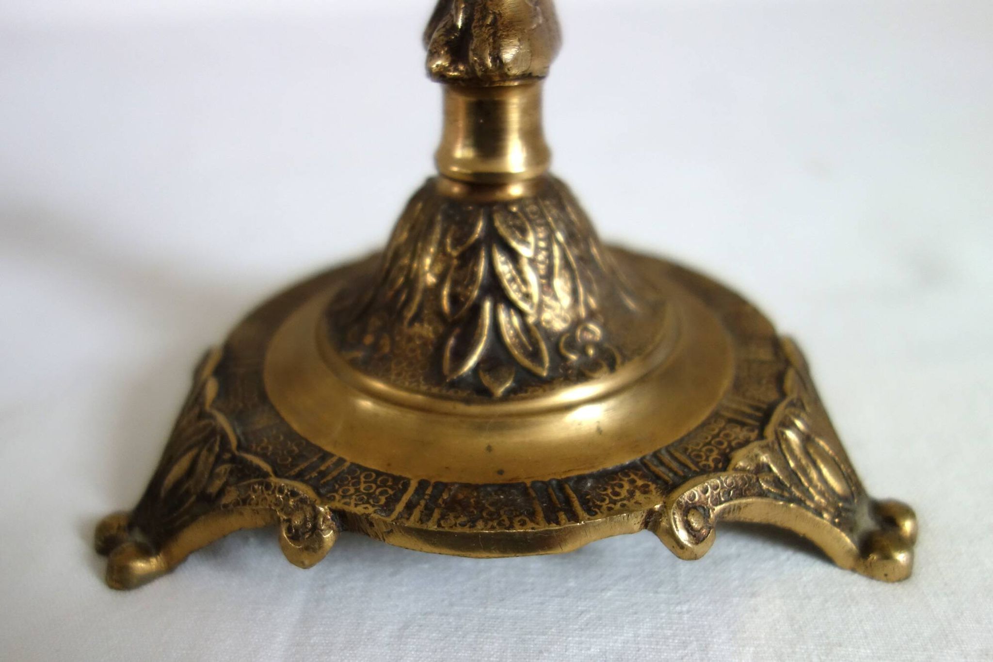 Paire de chandeliers chérubins en bronze doré début xxème