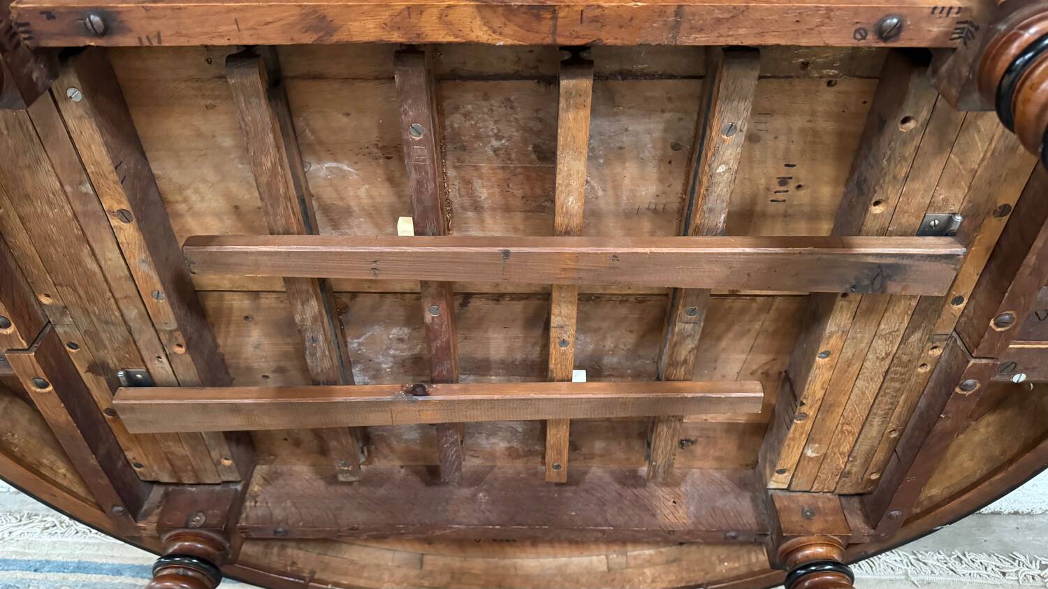 Oval Mahogany Dining Table N III