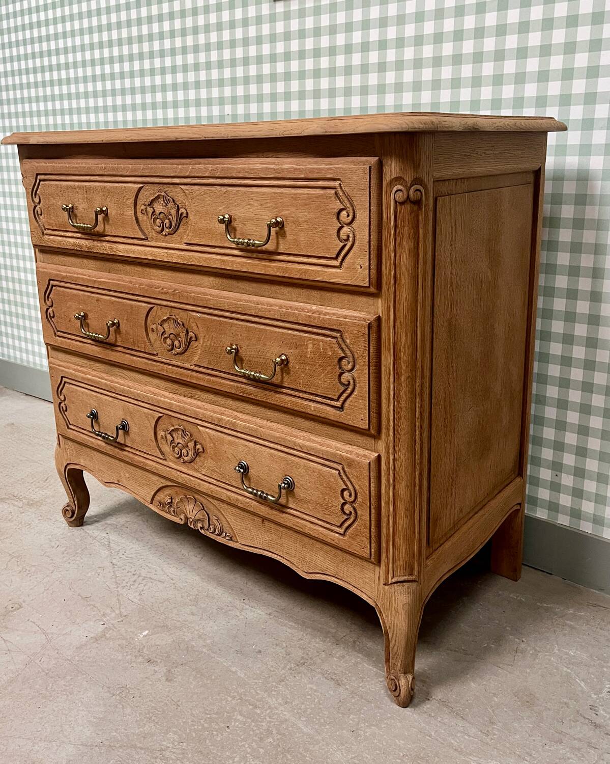 Renovated shabby chic chest of drawers