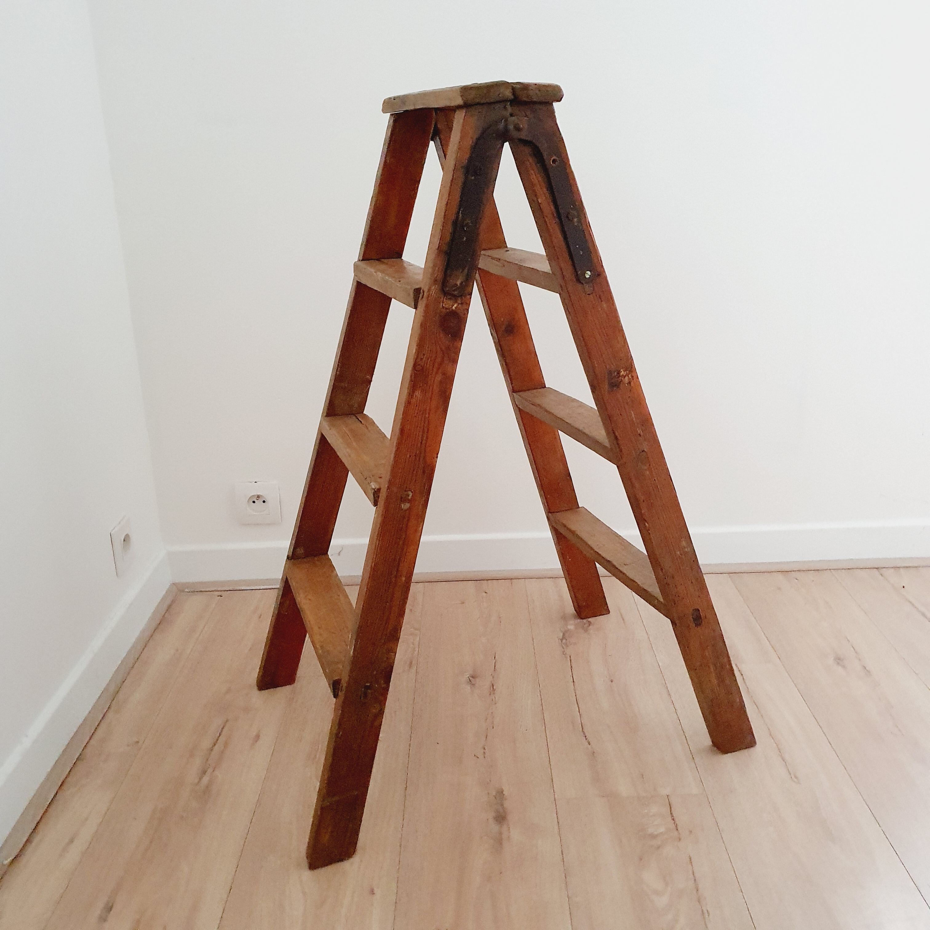 Wooden stepladder 4 levels