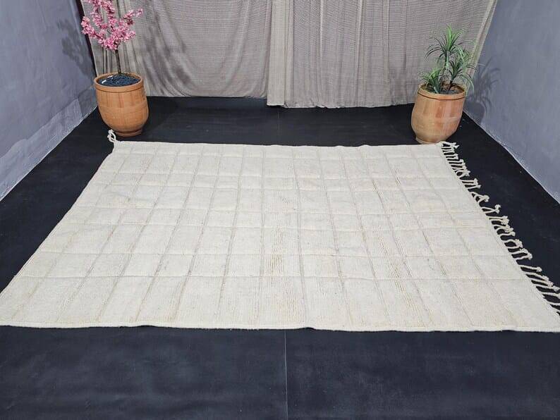 Handmade pure wool rug, size 1.5/2.5 m.