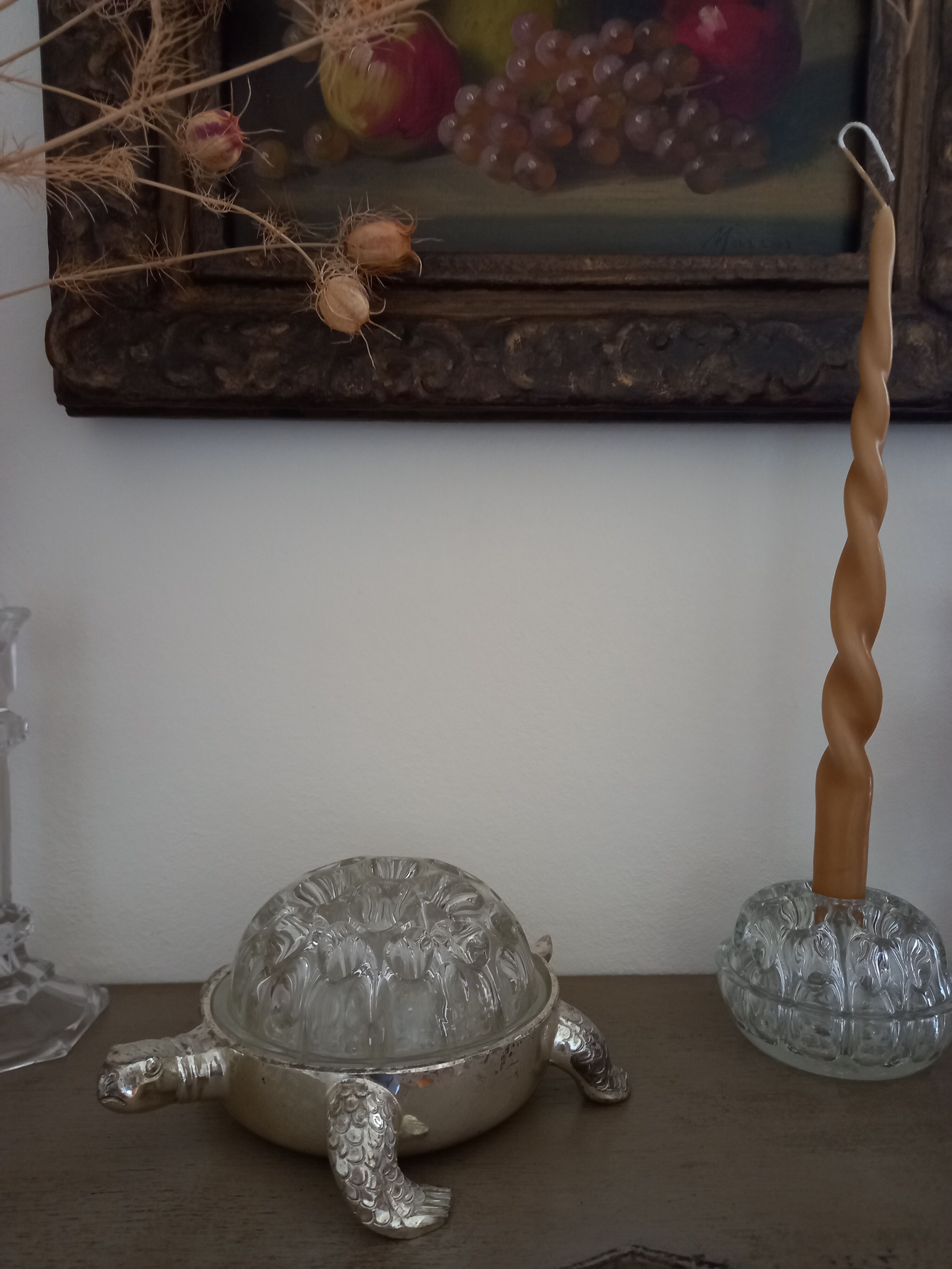 Pique-fleurs en verre de Reims 19 trous socle en métal argenté forme tortue