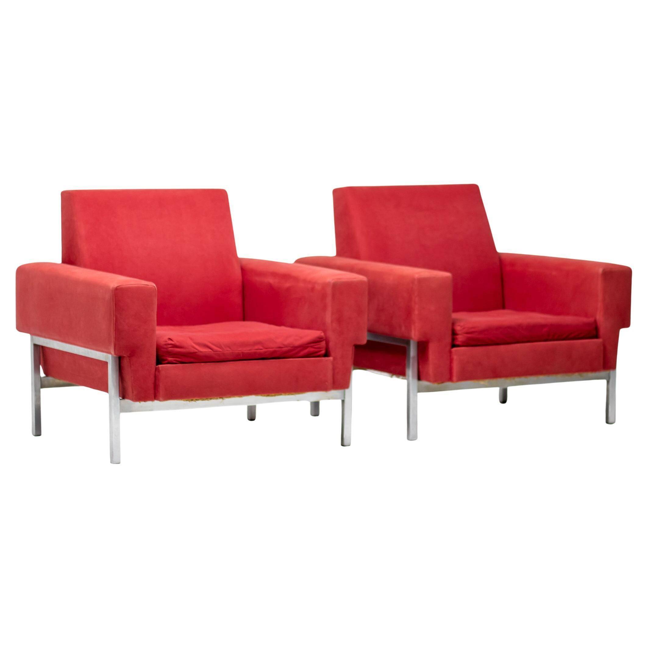 Red Kiushu armchairs by Saporiti characteristic of mid-20th century Italian modern design.