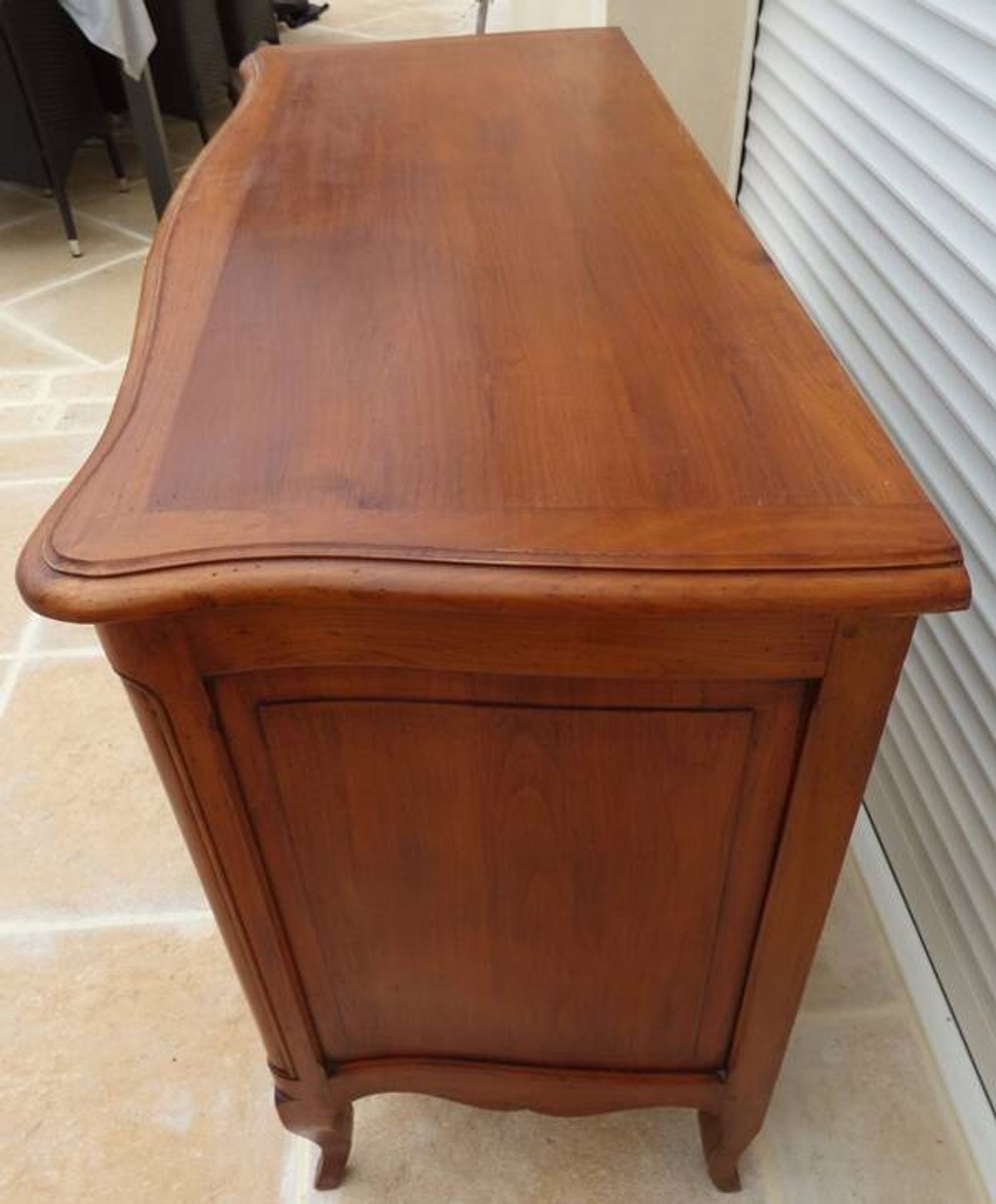 Antique style chest of drawers in stained and molded beech with 4 drawers - Very good condition