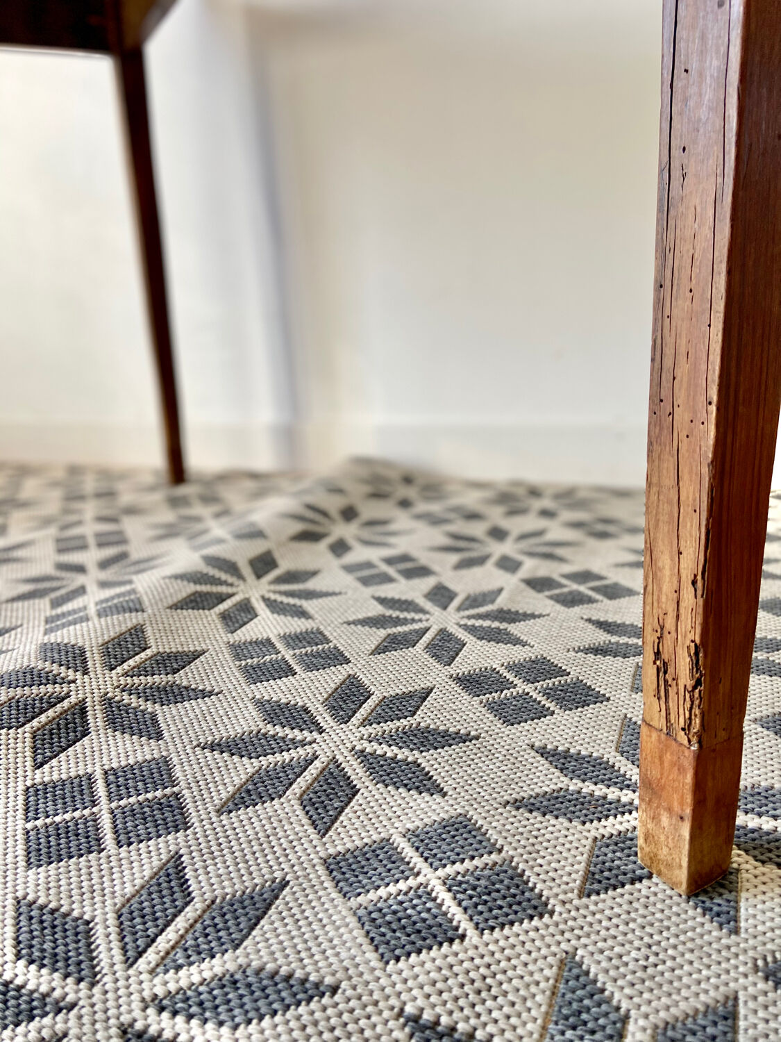 Farmhouse / antique table