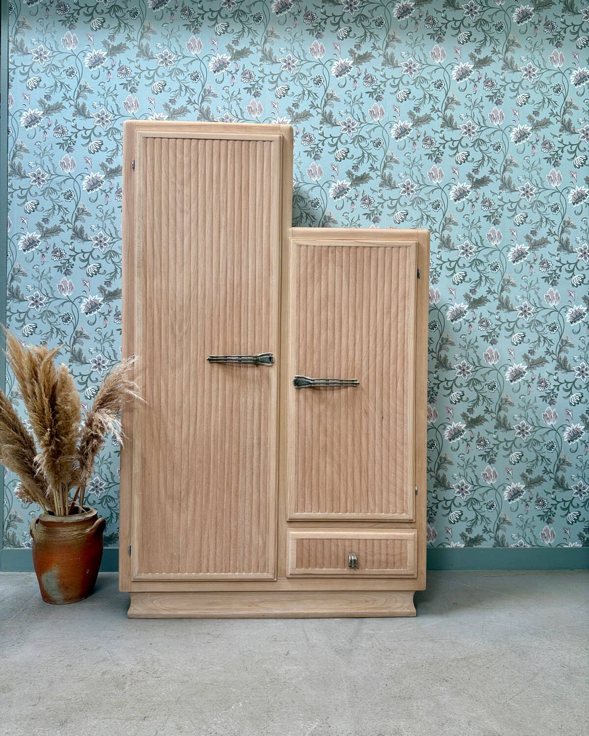 Asymmetrical Art Deco wardrobe (renovated)