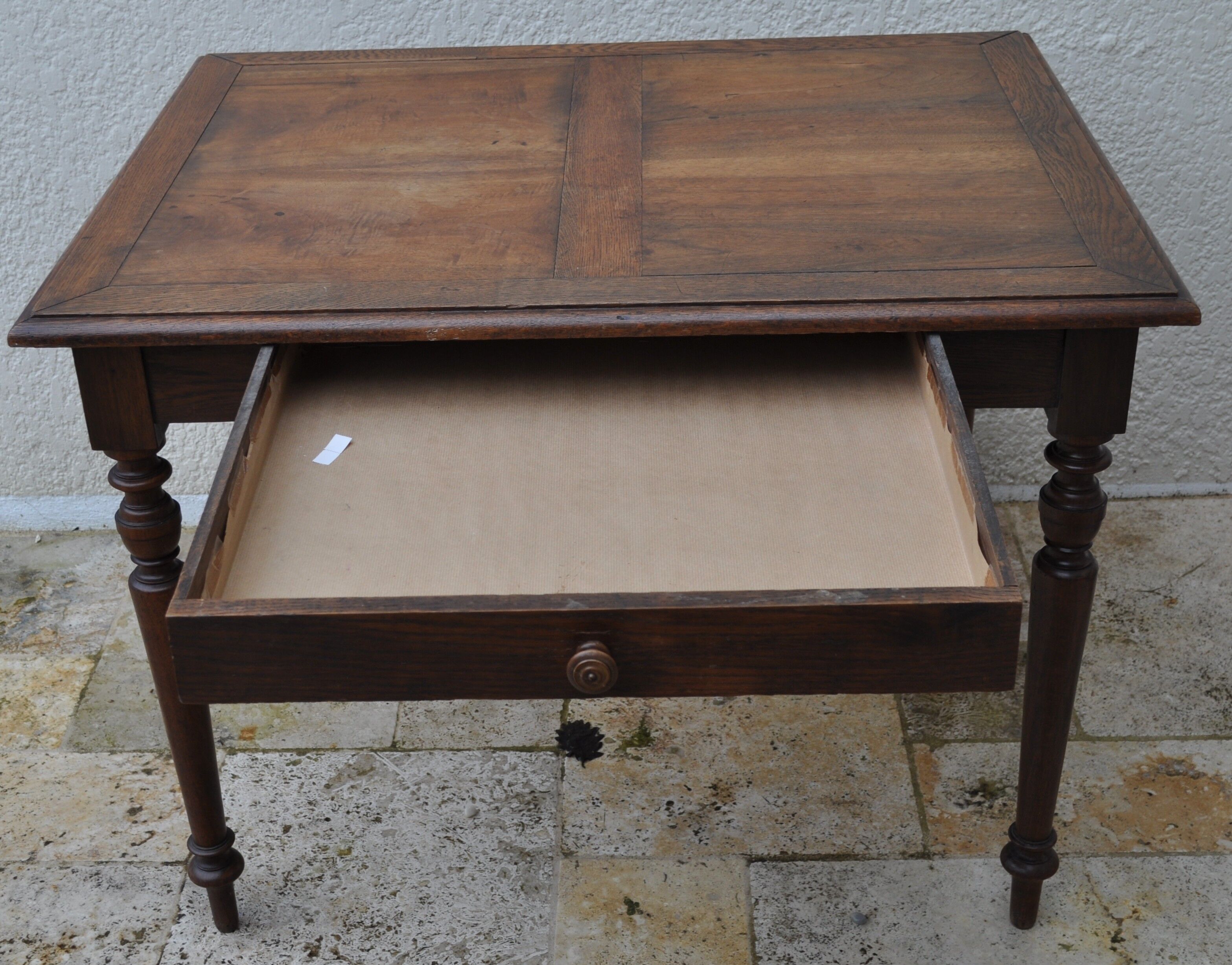 Flat desk in oak
